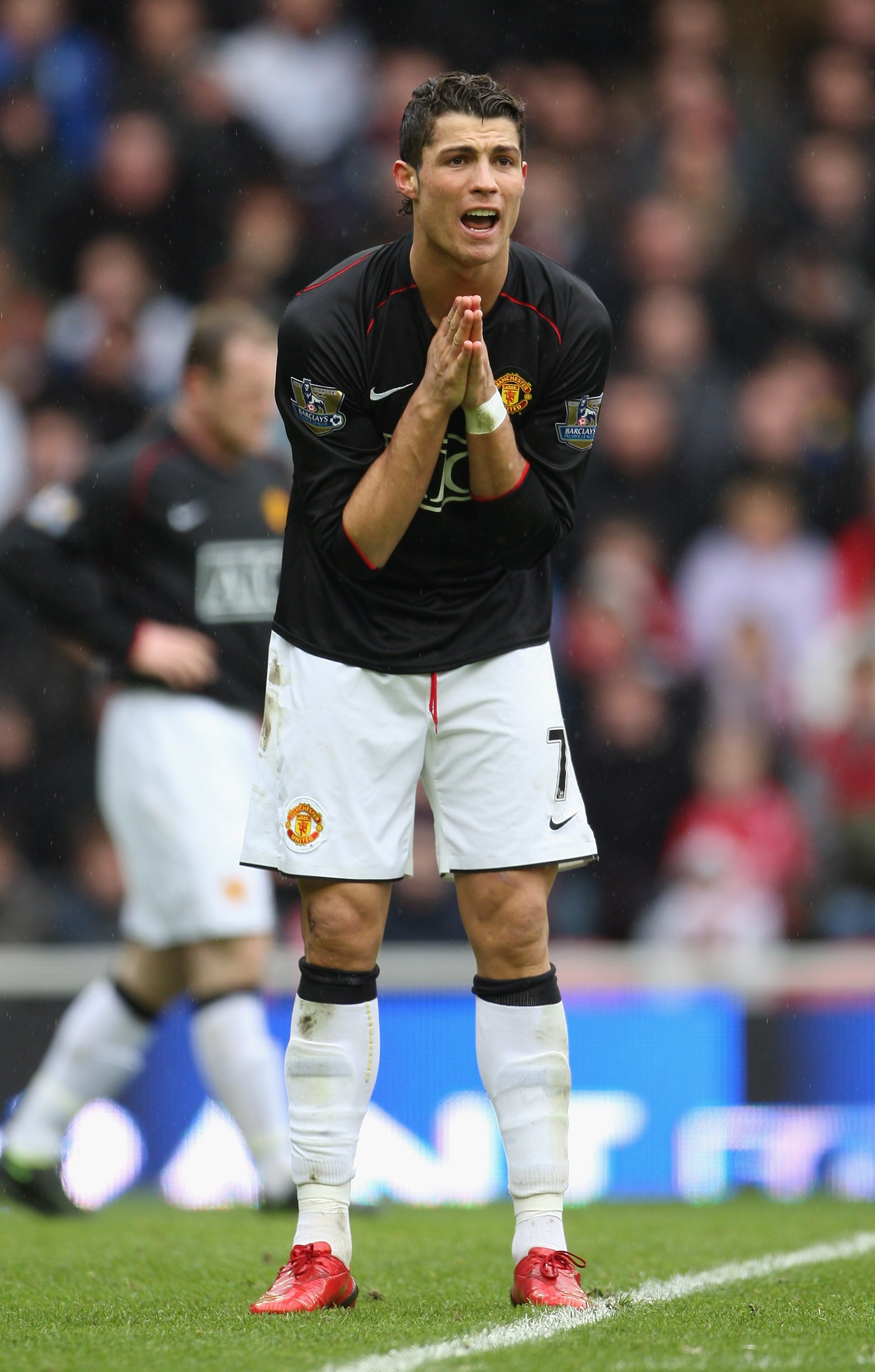 MIDDLESBROUGH, UNITED KINGDOM - APRIL 06:  Cristiano Ronaldo of Manchester United appeals during the Barclays Premier League match between Middlesbrough and Manchester United at the Riverside Stadium on April 6, 2008 in Middlesbrough, England.  (Photo by