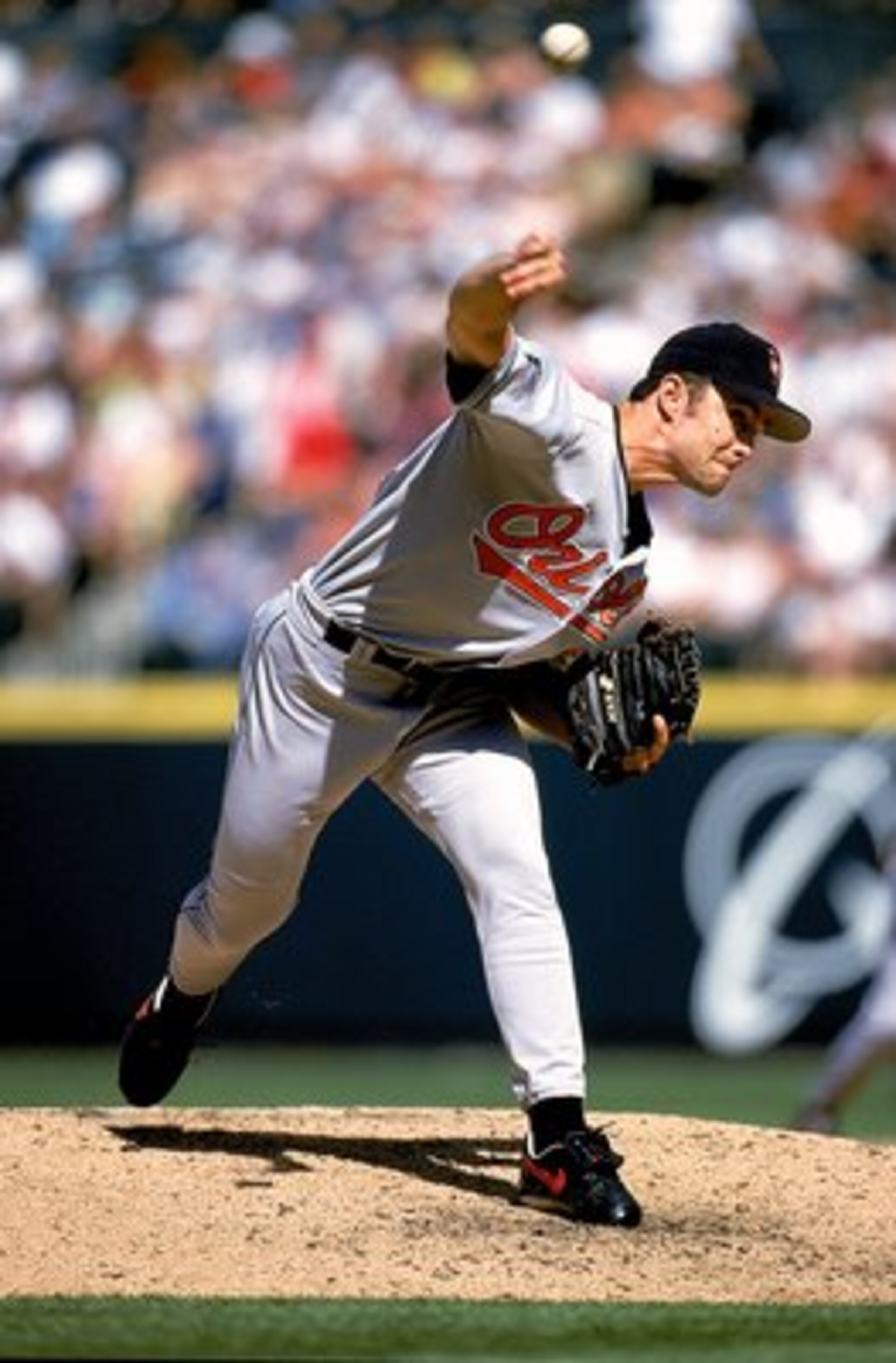 1 Aug 1999:  Mike Mussina #35 of the Baltimore Orioles pitches the ball during the game against the Seattle Mariners at the Safeco Field in Seattle, Washington. The Mariners defeated the Orioles 3-1. Mandatory Credit: Otto Greule Jr.  /Allsport