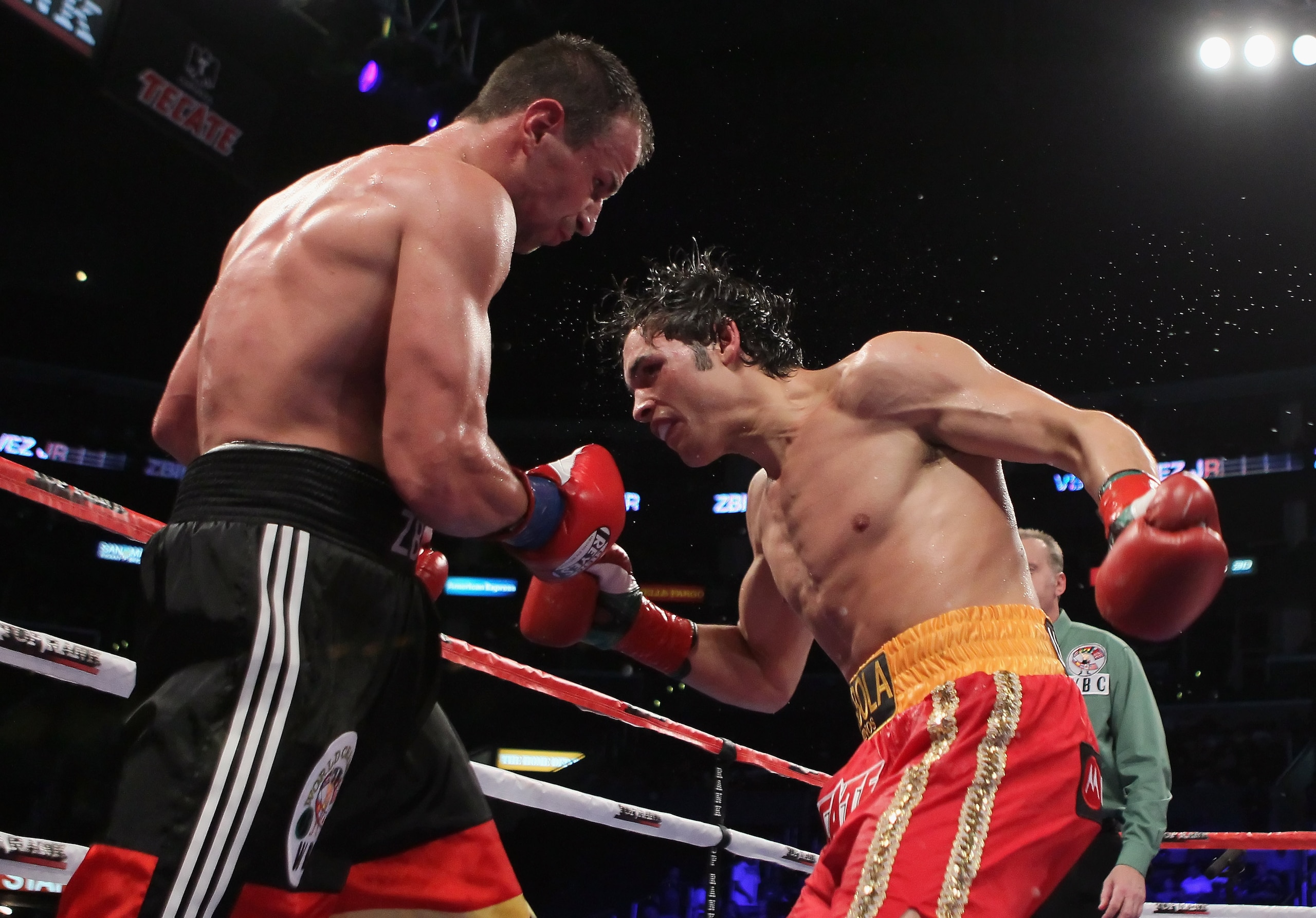 LOS ANGELES, CA - JUNE 04:  Julio Cesar Chavez Jr. (R) of Mexico throws a punnch at Sebastian Zbik of Germany during their WBC World Middleweight Title bout at Staples Center on June 4, 2011 in Los Angeles, California.  (Photo by Jeff Gross/Getty Images)