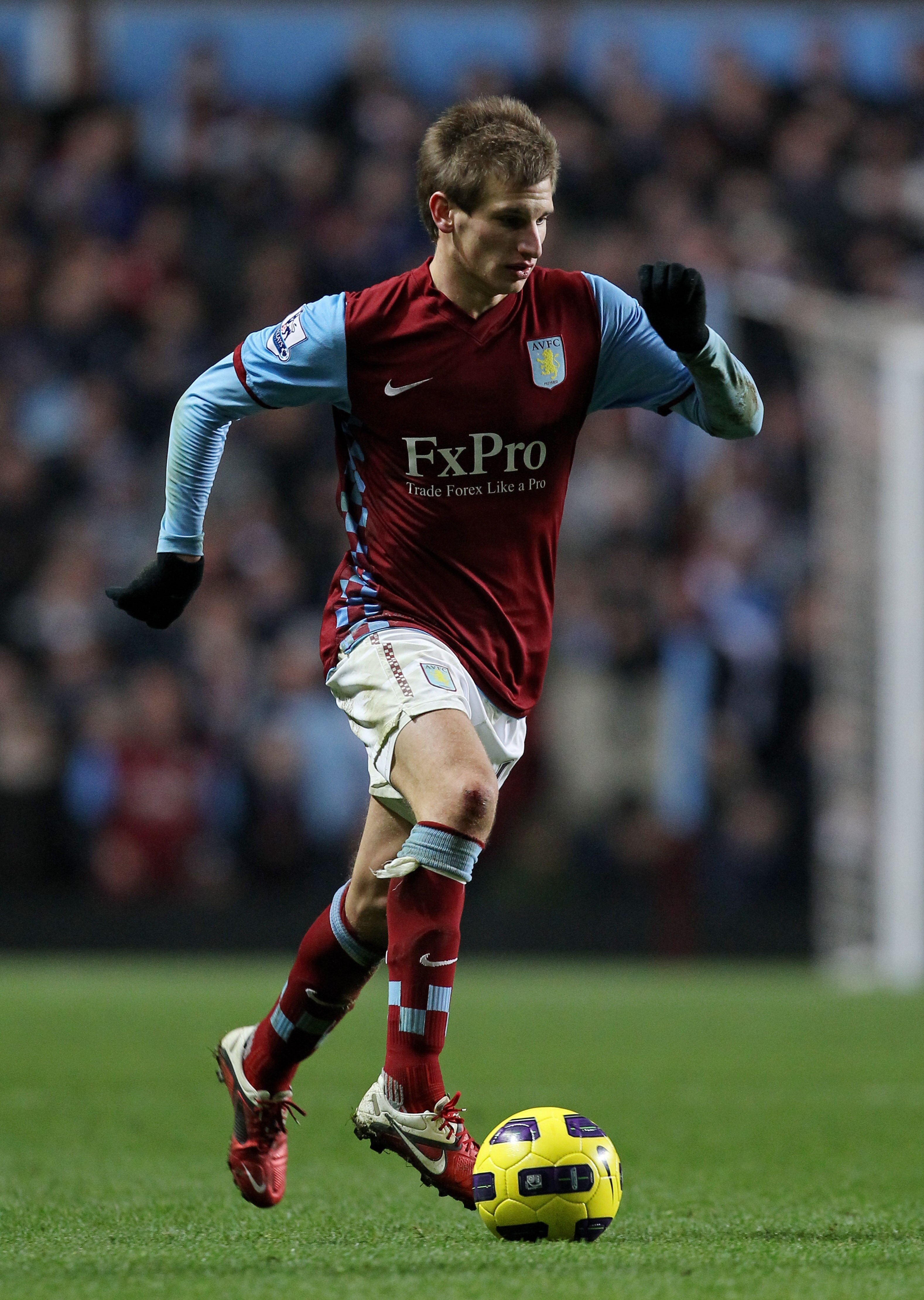BIRMINGHAM, ENGLAND - JANUARY 22:  Marc Albrighton of Aston Villa runs with the ball during the Barclays Premier League match between Aston Villa and Manchester City at Villa Park on January 22, 2011 in Birmingham, England.  (Photo by Ian Walton/Getty Ima