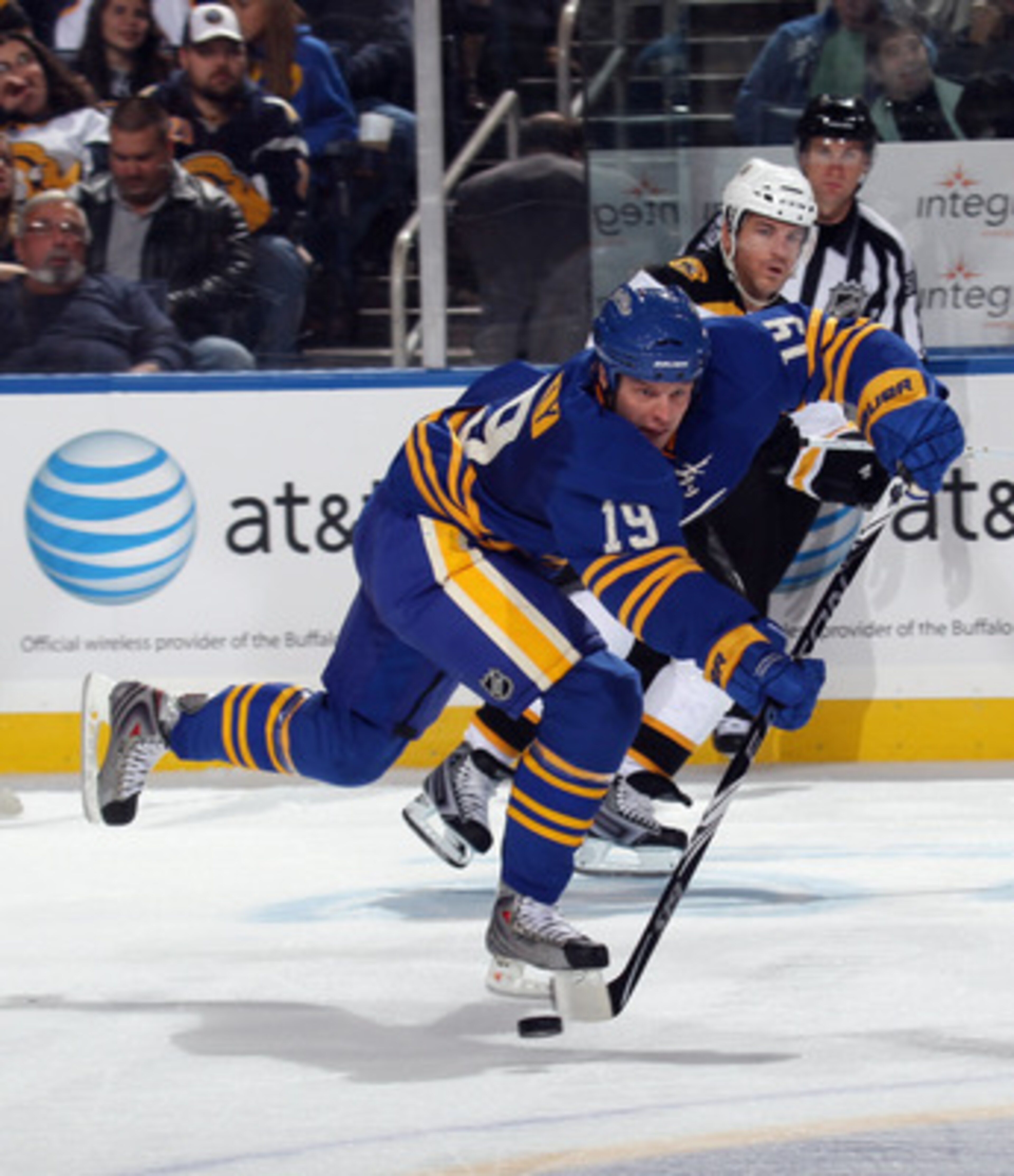 BUFFALO, NY - NOVEMBER 03:  Tim Connolly #19 of the Buffalo Sabres skates against the Boston Bruins at the HSBC Arena on November 3, 2010 in Buffalo, New York. The Bruins defeated the Sabres 5-2.  (Photo by Bruce Bennett/Getty Images)