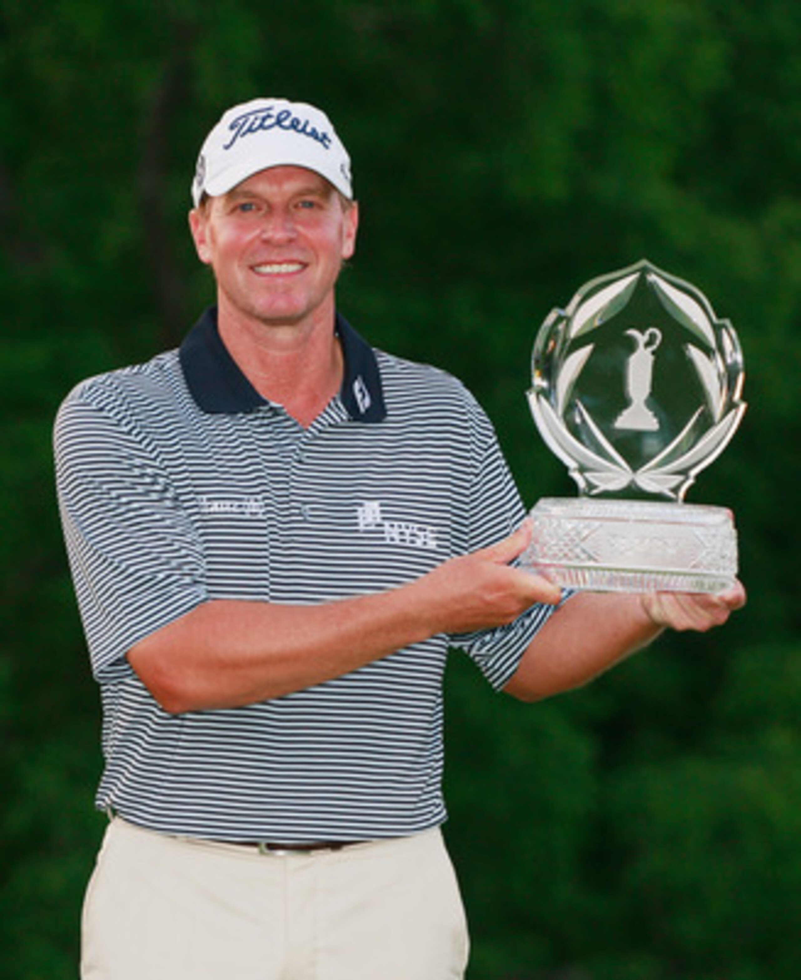 DUBLIN, OH - JUNE 05:  Steve Stricker poses with the trophy after winning the Memorial Tournament presented by Nationwide Insurance at the Muirfield Village Golf Club on June 5, 2011 in Dublin, Ohio.  (Photo by Scott Halleran/Getty Images)