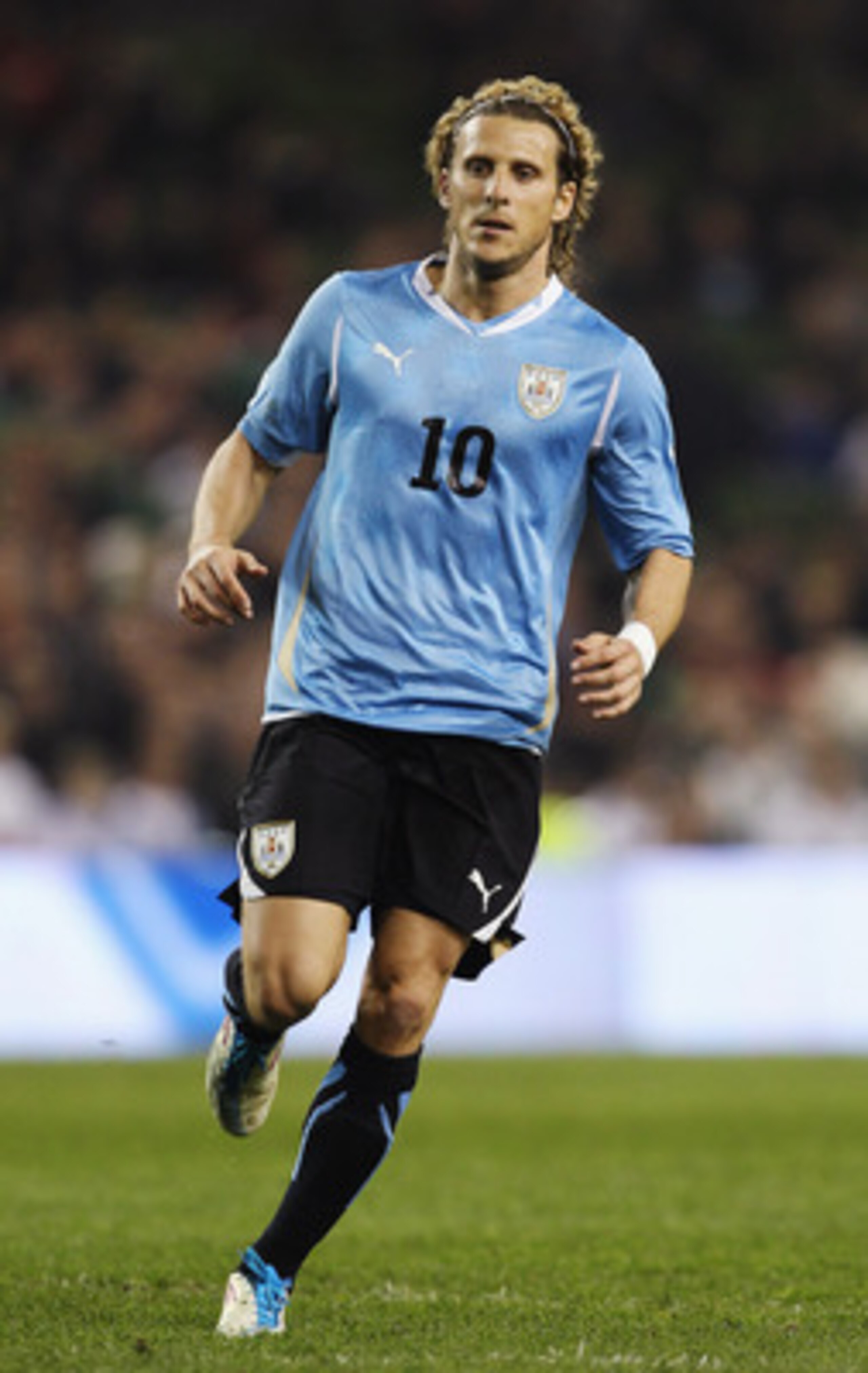DUBLIN, IRELAND - MARCH 29:  Diego Forlan of Uruguay in action during the International Friendly match between Republic of Ireland and Uruguay at the Aviva Stadium on March 29, 2011 in Dublin, Ireland.  (Photo by Ian Walton/Getty Images)