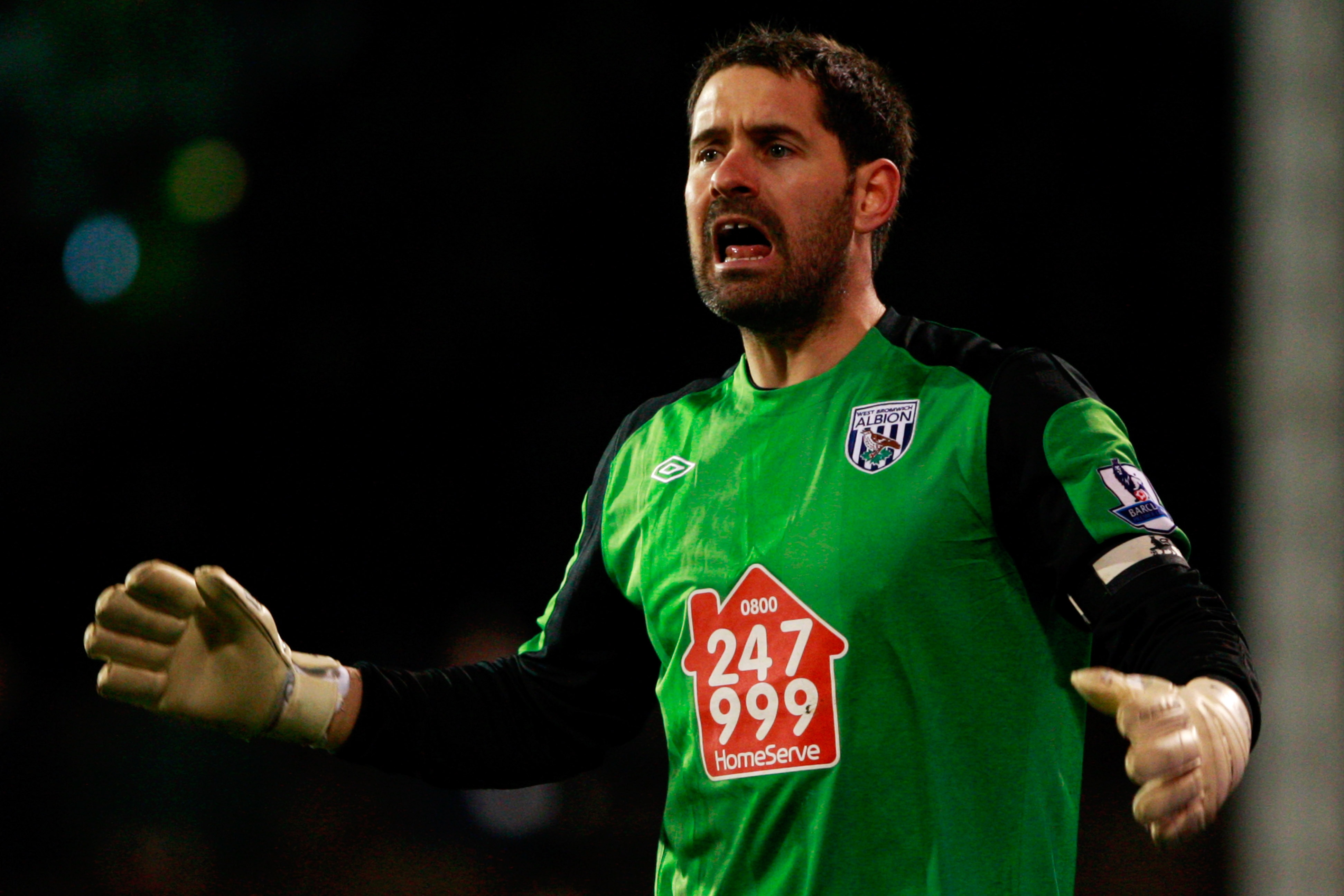 LONDON, ENGLAND - JANUARY 04:  Scott Carson of West Brom shouts instructions to his defenders during the Barclays Premier League match between Fulham and West Bromwich Albion at Craven Cottage on January 4, 2011 in London, England.  (Photo by Dan Istitene