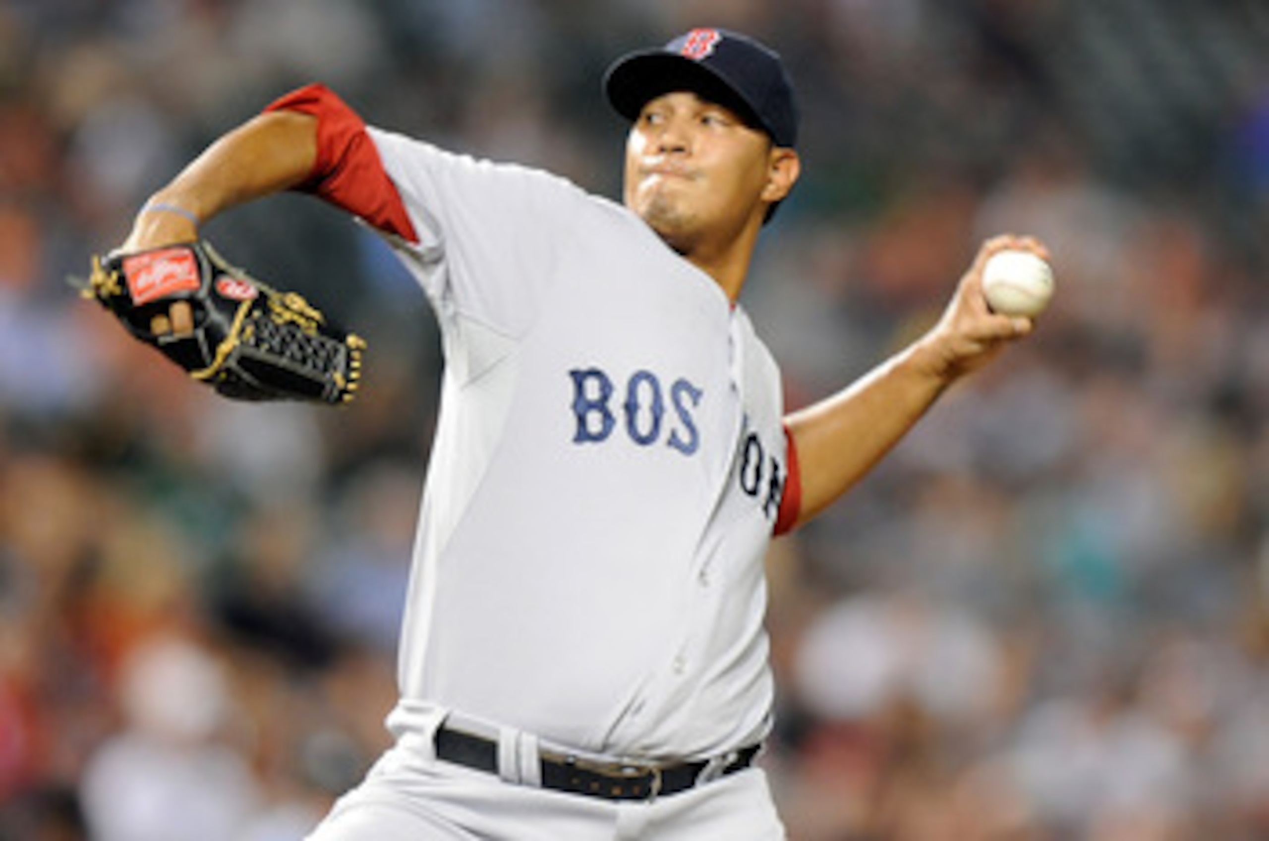 BALTIMORE - AUGUST 31:  Felix Doubront #61 of the Boston Red Sox pitches against the Baltimore Orioles at Camden Yards on August 31, 2010 in Baltimore, Maryland.  (Photo by Greg Fiume/Getty Images)