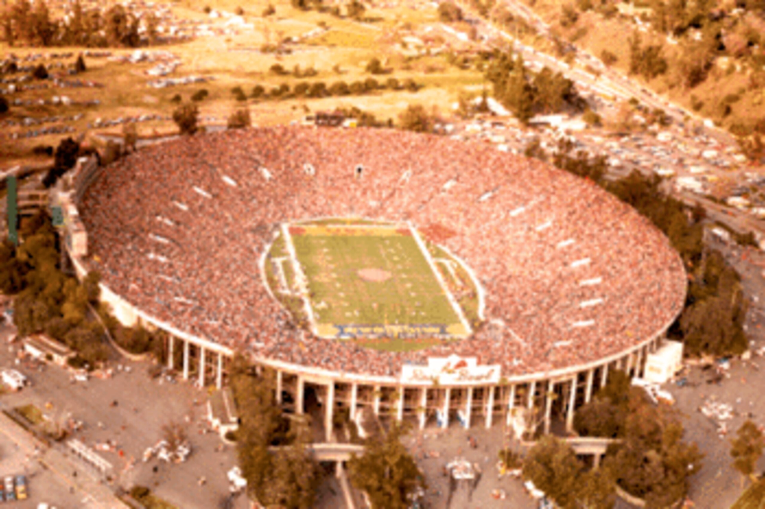 PASADENA, CA - JANUARY 01: A view of the kickoff between the Wisconsin Badgers and the TCU Horned Frogs in the 97th Rose Bowl game on January 1, 2011 in Pasadena, California. (Photo by Robert Meggers/Getty Images) PASADENA, CA - JANUARY 01: A view of the kickoff between the Wisconsin Badgers and the TCU Horned Frogs in the 97th Rose Bowl game on January 1, 2011 in Pasadena, California. (Photo by Robert Meggers/Getty Images)