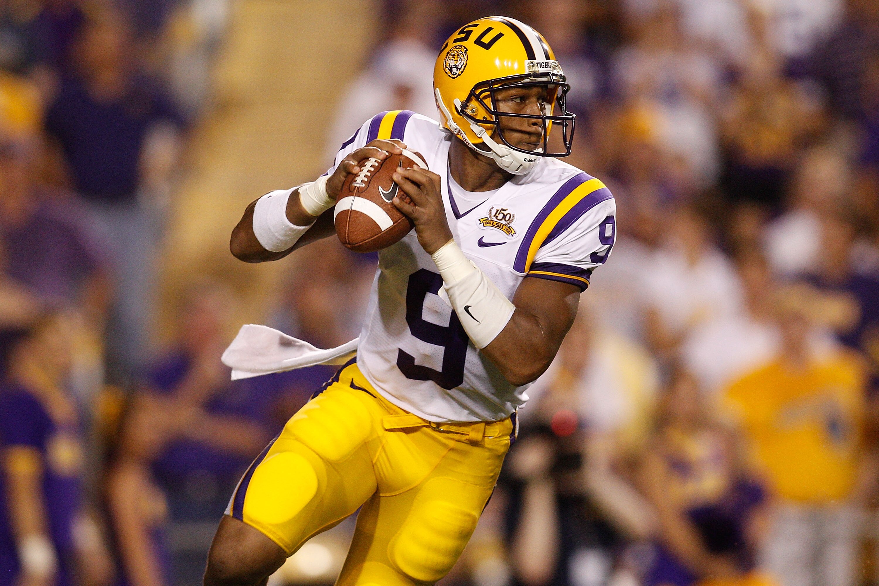 BATON ROUGE, LA - SEPTEMBER 25:  Jordan Jefferson #9 of the Louisiana State Univeristy Tigers in action against the West Virginia Mountaineers at Tiger Stadium on September 25, 2010 in Baton Rouge, Louisiana.  The Tigers defeated the Mountaineers 20-14.