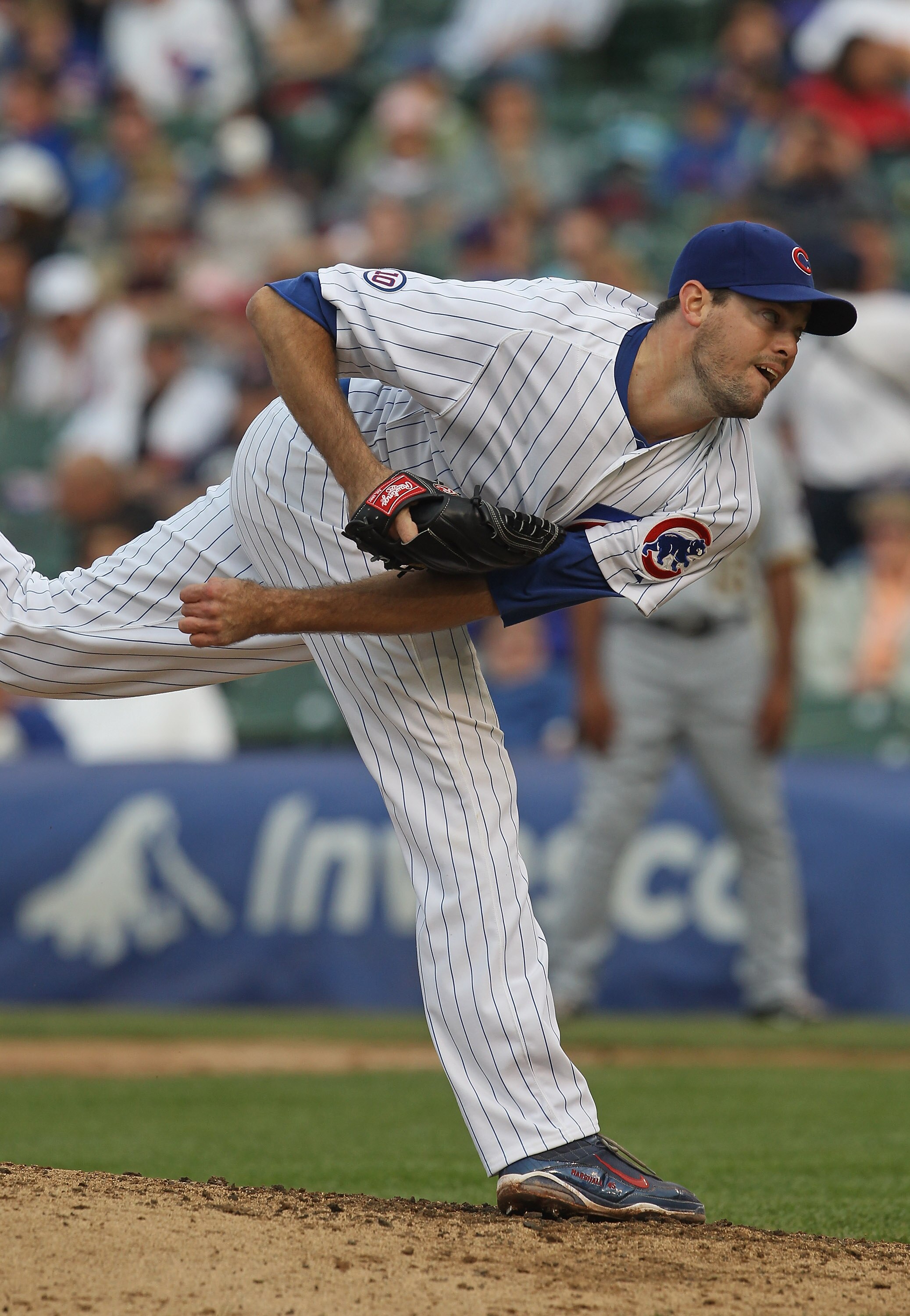 CHICAGO, IL - MAY 29:  Sean Marshall #45 of the Chicago Cubs pitches against the Pittsburgh Pirates at Wrigley Field on May 29, 2011 in Chicago, Illinois. The Cubs defeated the Pirates 3-2.  (Photo by Jonathan Daniel/Getty Images)