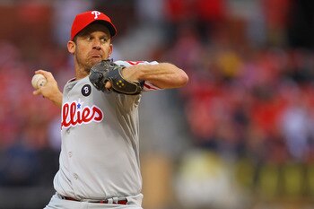ST. LOUIS, MO - MAY 17: Starter Roy Oswalt #44 of the Philadelphia Phillies pitches against the St. Louis Cardinals at Busch Stadium on May 17, 2011 in St. Louis, Missouri.  (Photo by Dilip Vishwanat/Getty Images)