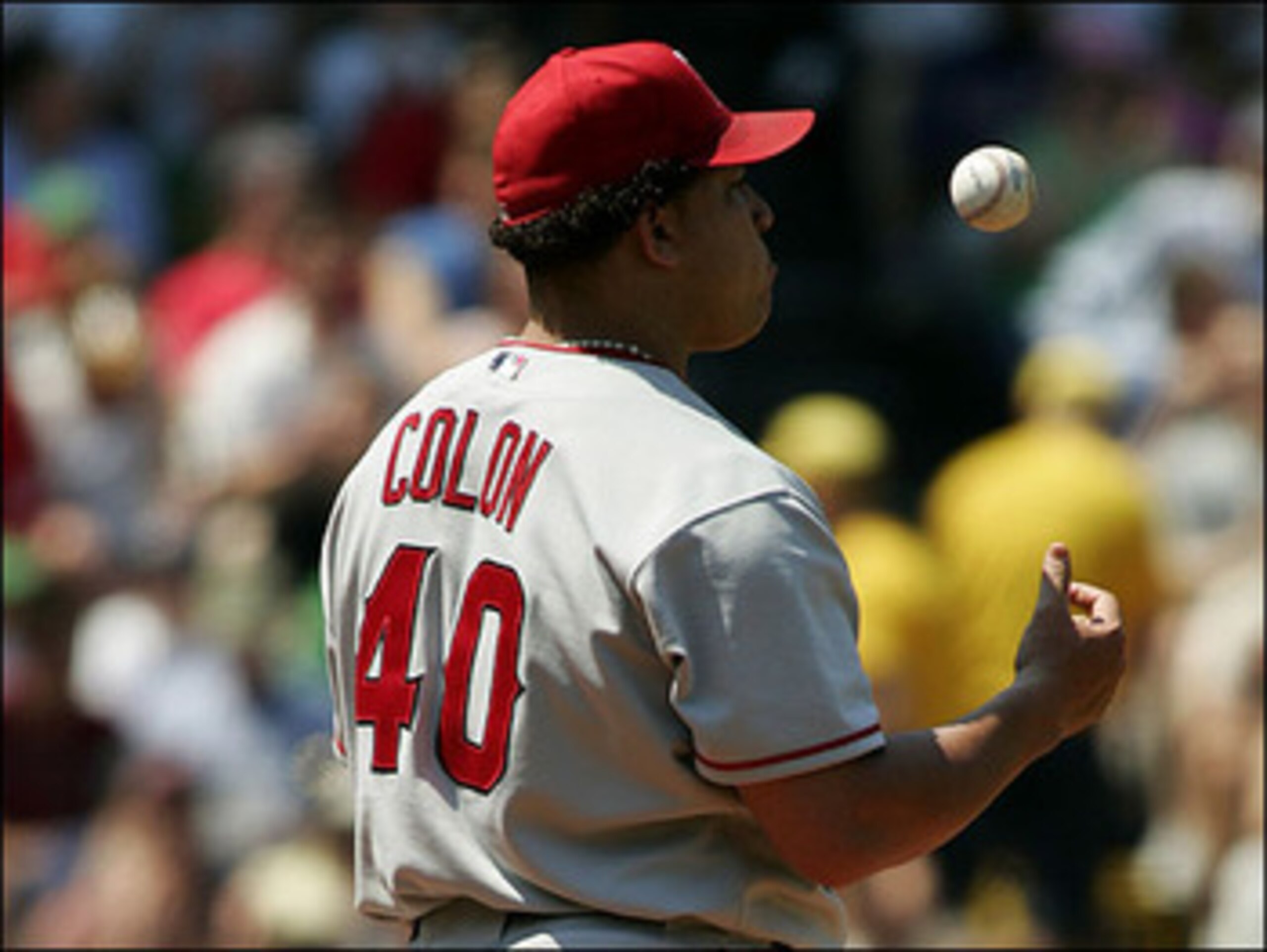 ANAHEIM, CA - JUNE 19:  Bartolo Colon #40 of the Los Angeles Angels of Anaheim prepares to pitch in the first inning against the Houston Astros on June 19, 2007 at Angels Stadium in Anaheim, California.  (Photo by Lisa Blumenfeld/Getty Images)