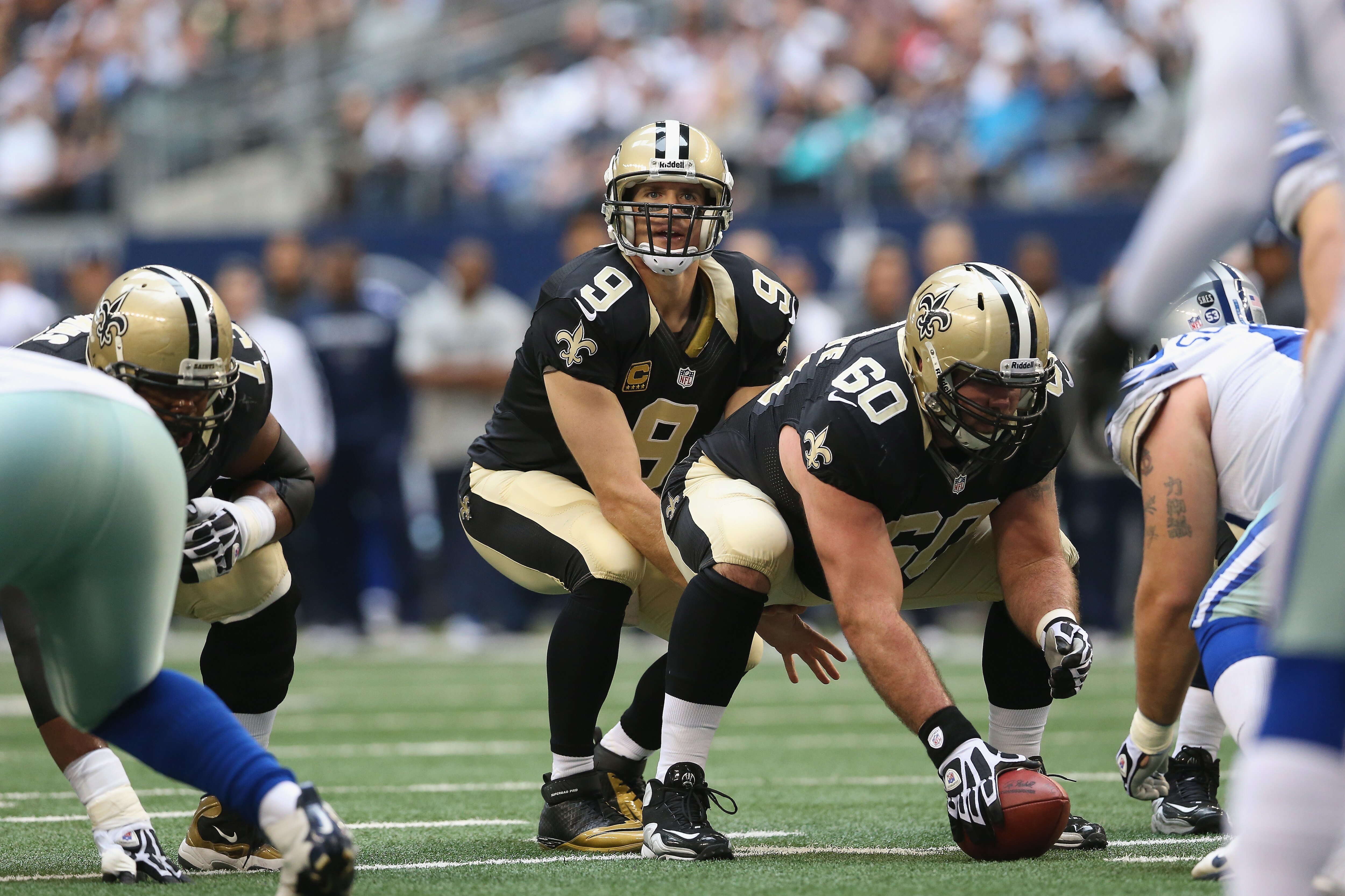 ARLINGTON, TX - DECEMBER 23:  Drew Brees #9 of the New Orleans Saints at Cowboys Stadium on December 23, 2012 in Arlington, Texas.  (Photo by Ronald Martinez/Getty Images)