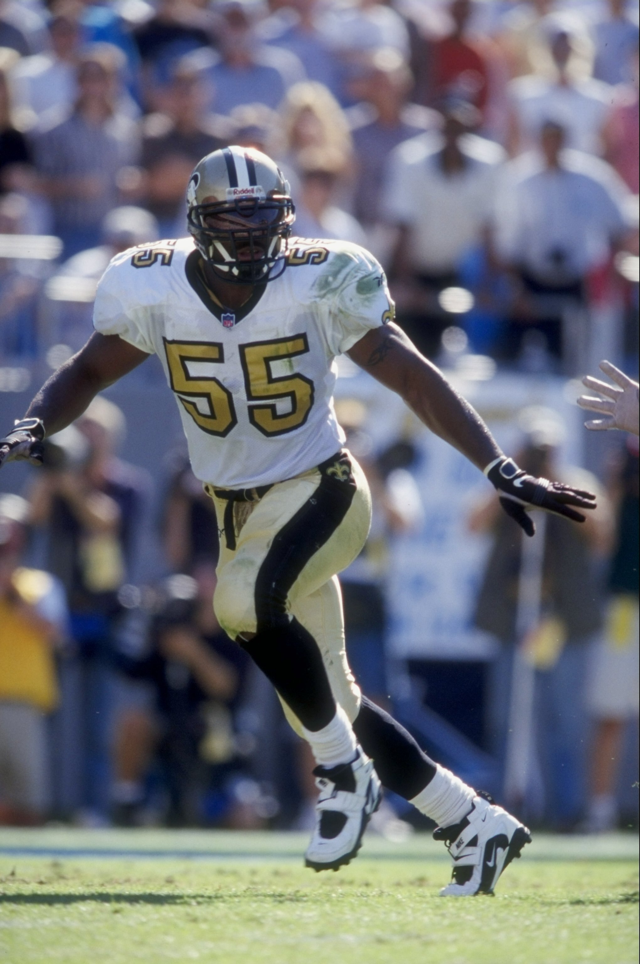 1 Nov 1998:  Linebacker Mark Fields #55 of the New Orleans Saints in action during the game against the Carolina Panthers at the Eriksson Stadium in Charlotte, North Carolina. The Panthers defeated the Saints 31-17. Mandatory Credit: Andy Lyons  /Allsport