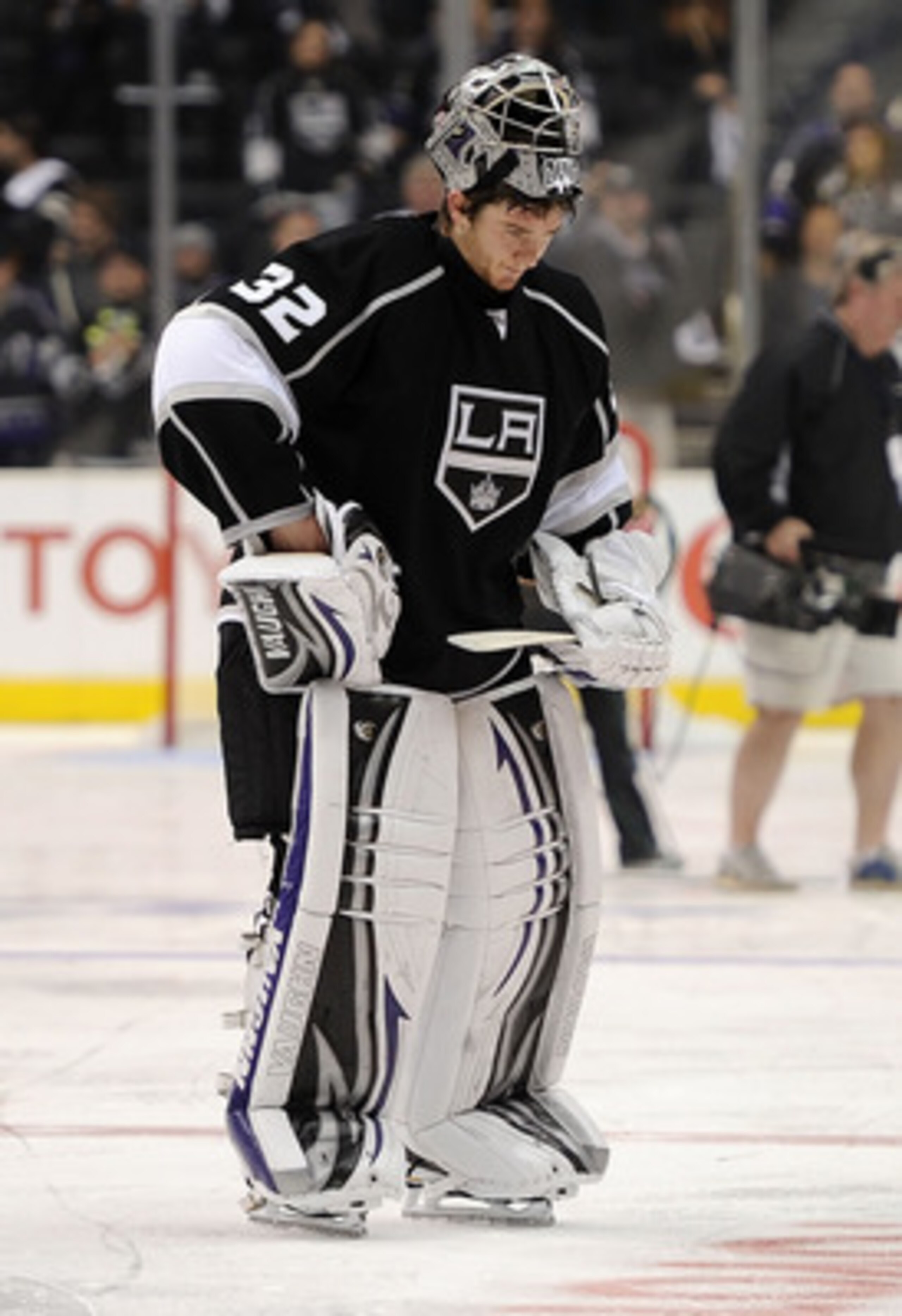 LOS ANGELES, CA - APRIL 25:  Jonathan Quick #32 of the Los Angeles Kings skates off the ice after being eliminated in game six of the Western Conference Quarterfinals by the San Jose Sharks during the 2011 NHL Stanley Cup Playoffs at Staples Center on Apr