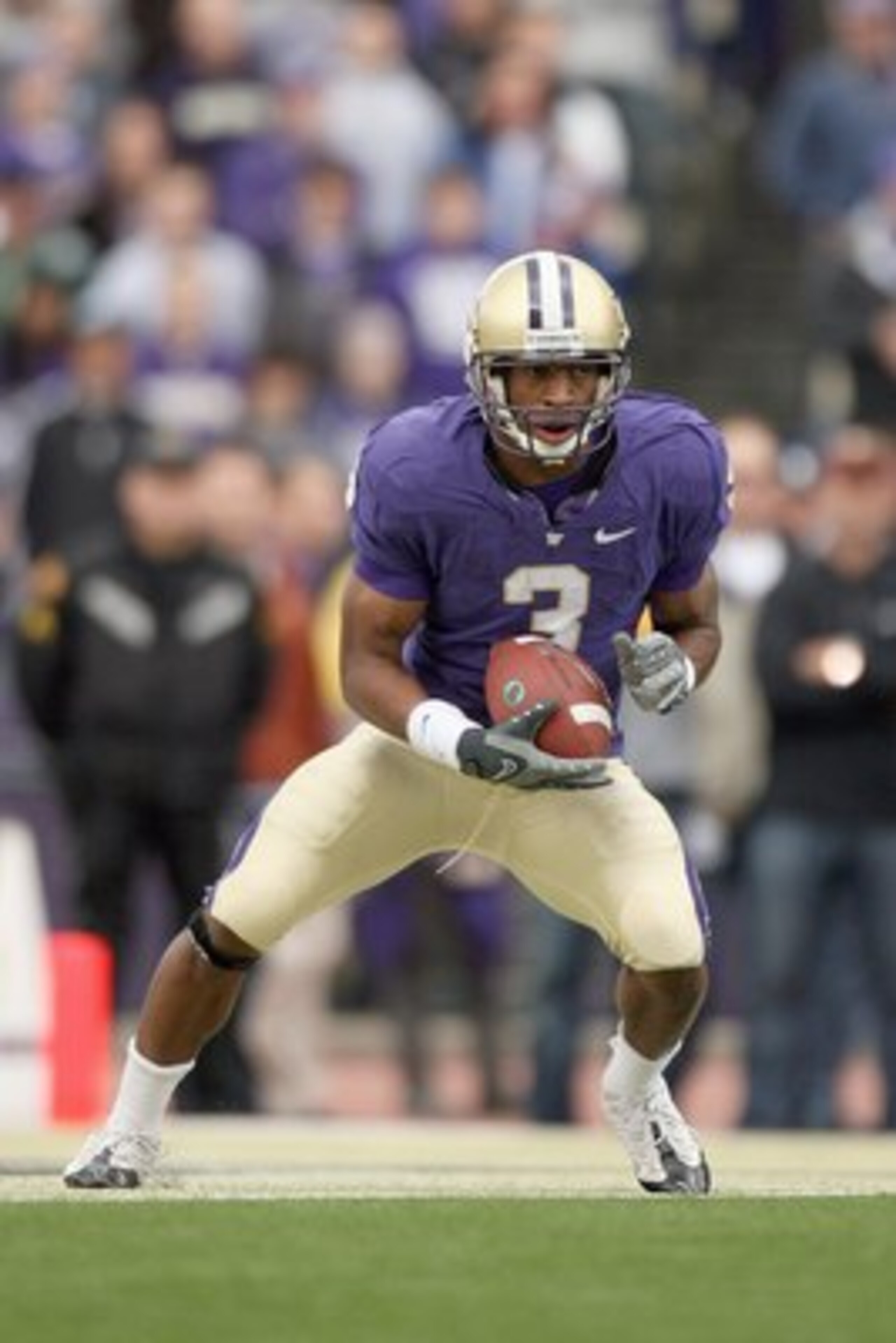 SEATTLE - OCTOBER 24: James Johnson #3 of the Washington Huskies carries the ball during the game against the Oregon Ducks on October 24, 2009 at Husky Stadium in Seattle, Washington. The Ducks defeated the Huskies 43-19. (Photo by Otto Greule Jr/Getty Im