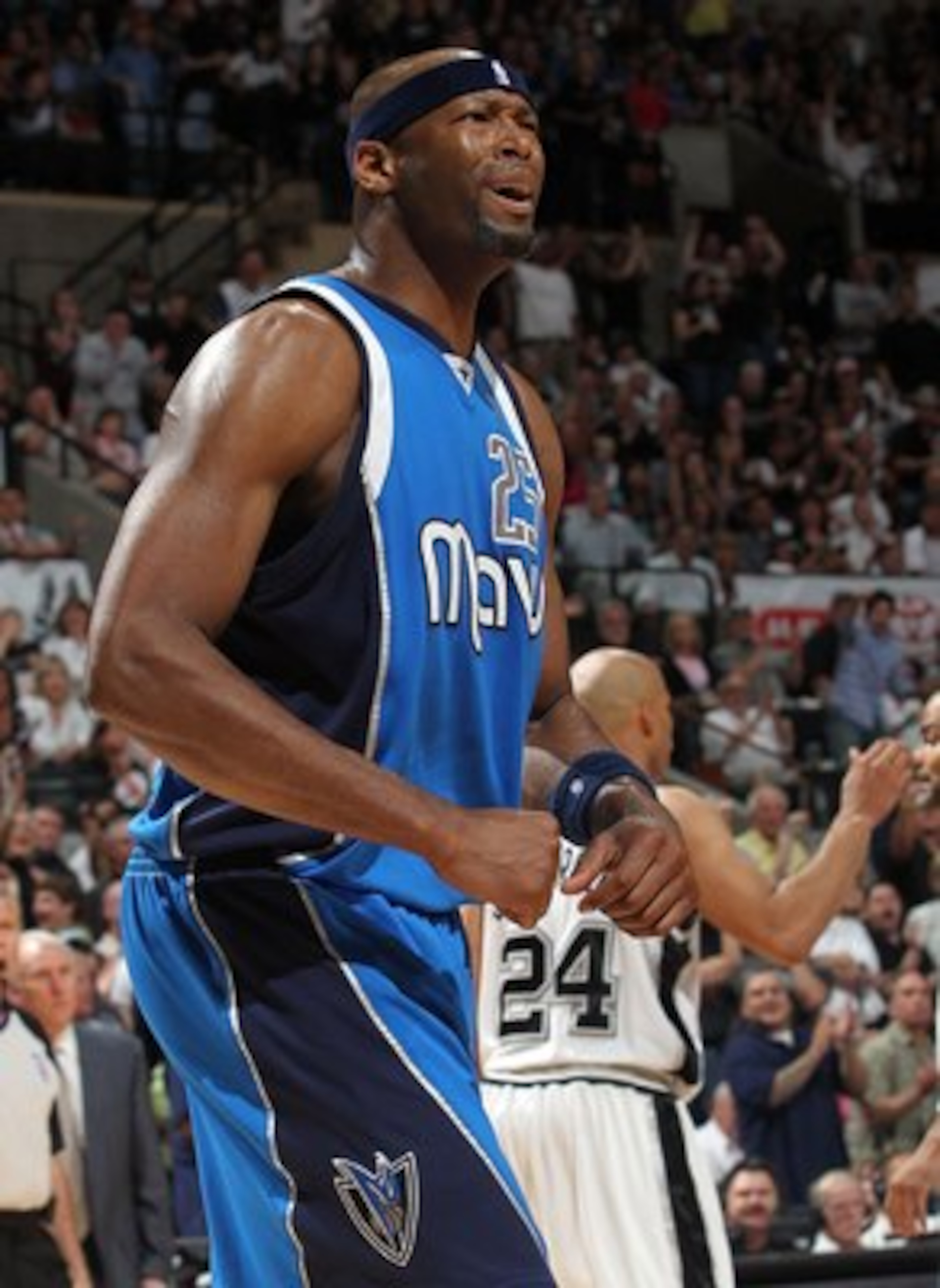 SAN ANTONIO - APRIL 25:  Erick Dampier #25 of the Dallas Mavericks in Game Four of the Western Conference Quarterfinals during the 2010 NBA Playoffs at AT&T Center on April 25, 2010 in San Antonio, Texas. NOTE TO USER: User expressly acknowledges and agre