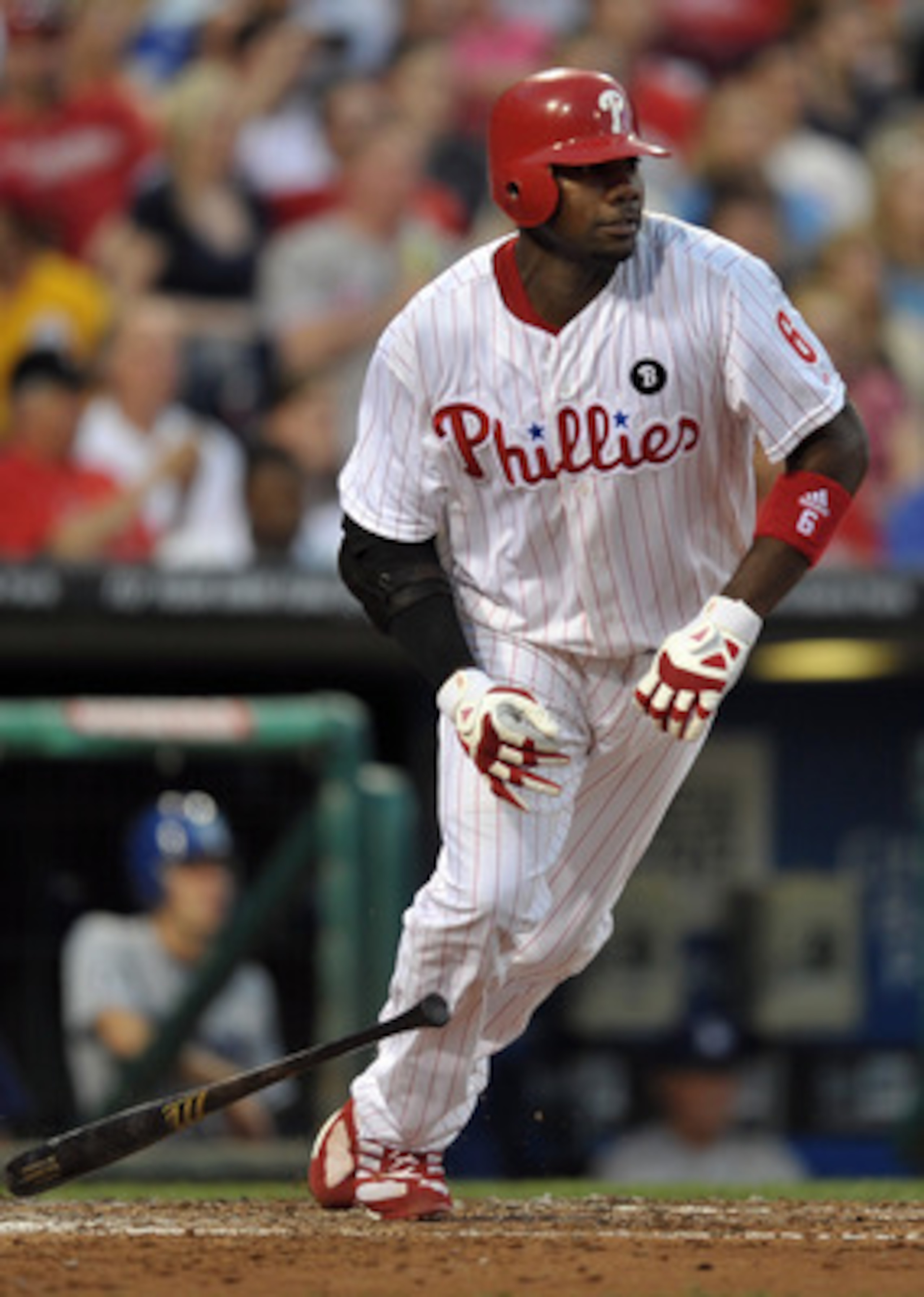 PHILADELPHIA, PA - JUNE 06: Ryan Howard #6 of the Philadelphia Phillies runs to first base after hitting a one-run single during the game against the Los Angeles Dodgers at Citizens Bank Park on June 6, 2011 in Philadelphia, Pennsylvania. (Photo by Drew H