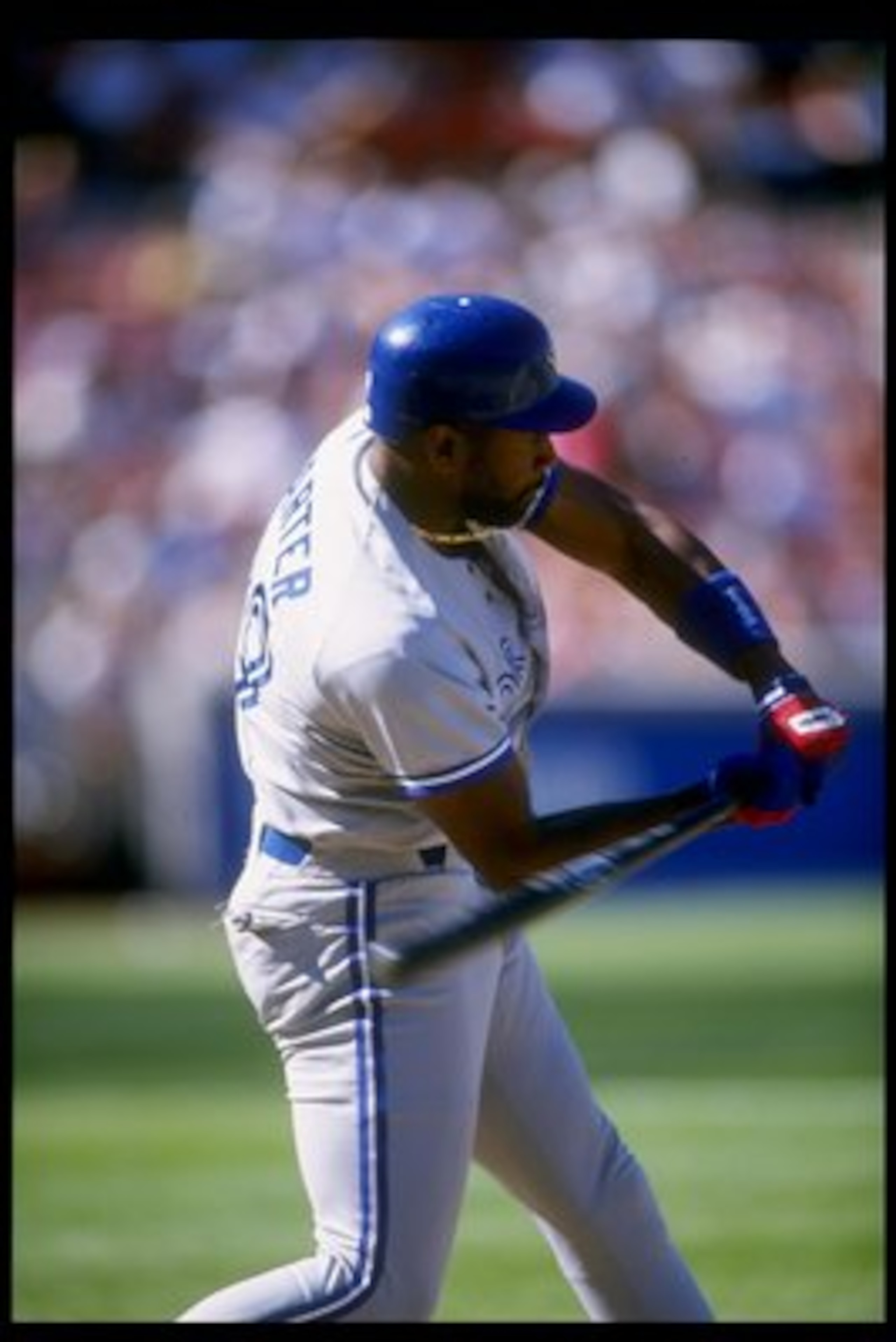 8 Jul 1995:  First baseman Joe Carter of the Toronto Blue Jays swings at the ball during a game against the Oakland Athletics at the Oakland Coliseum in Oakland, California.  The Blue Jays won the game 9-6. Mandatory Credit: Jed Jacobsohn  /Allsport