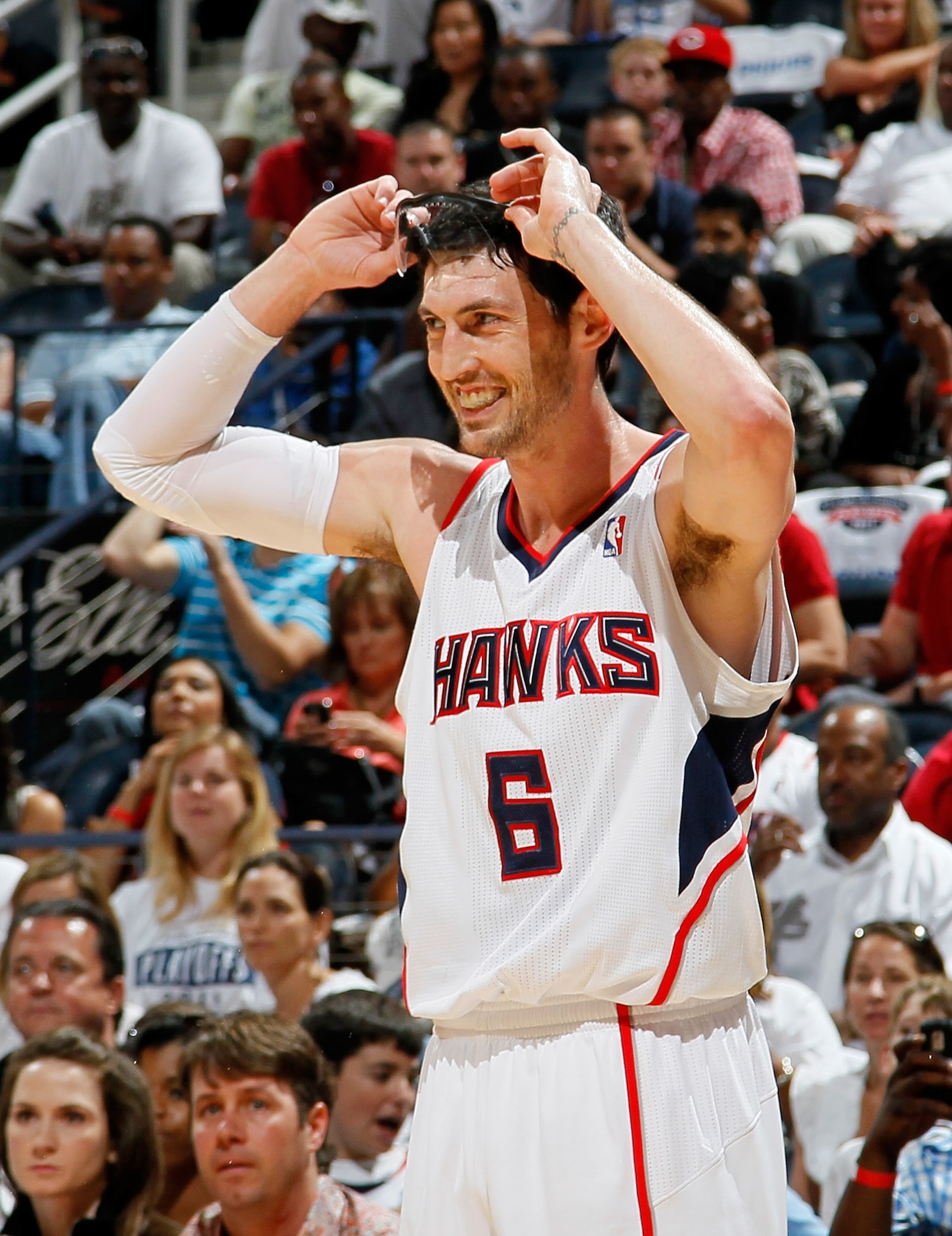 ATLANTA, GA - APRIL 24:  Kirk Hinrich #6 of the Atlanta Hawks against the Orlando Magic during Game Four of the Eastern Conference Quarterfinals in the 2011 NBA Playoffs at Philips Arena on April 24, 2011 in Atlanta, Georgia.  NOTE TO USER: User expressly