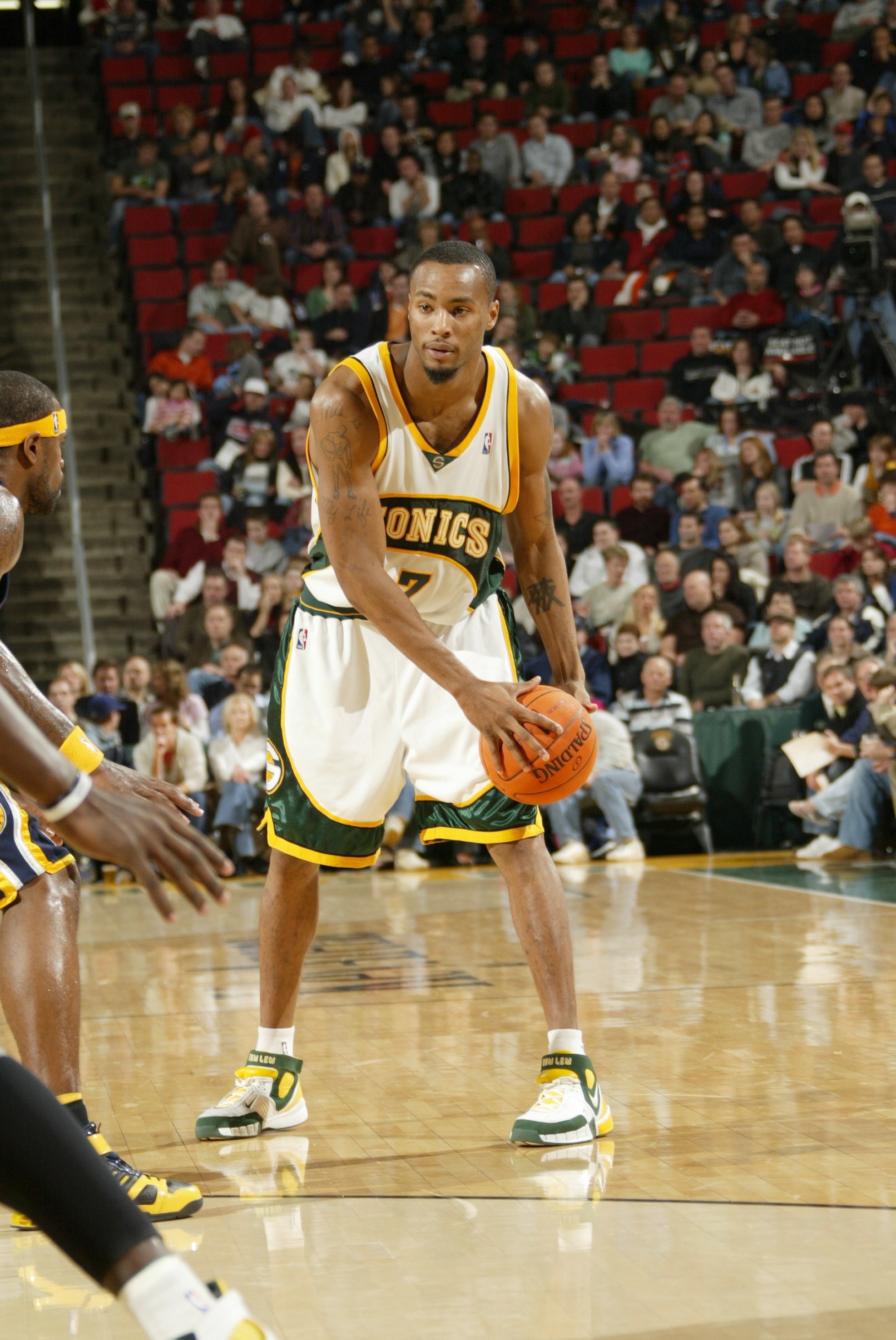 SEATTLE - DECEMBER 1:  Rashard Lewis #7 of the Seattle Sonics controls the ball against the Indiana Pacers on December 1, 2006 at Key Arena in Seattle, Washington. The Sonics won 105-103. NOTE TO USER: User expressly acknowledges and agrees that, by downl