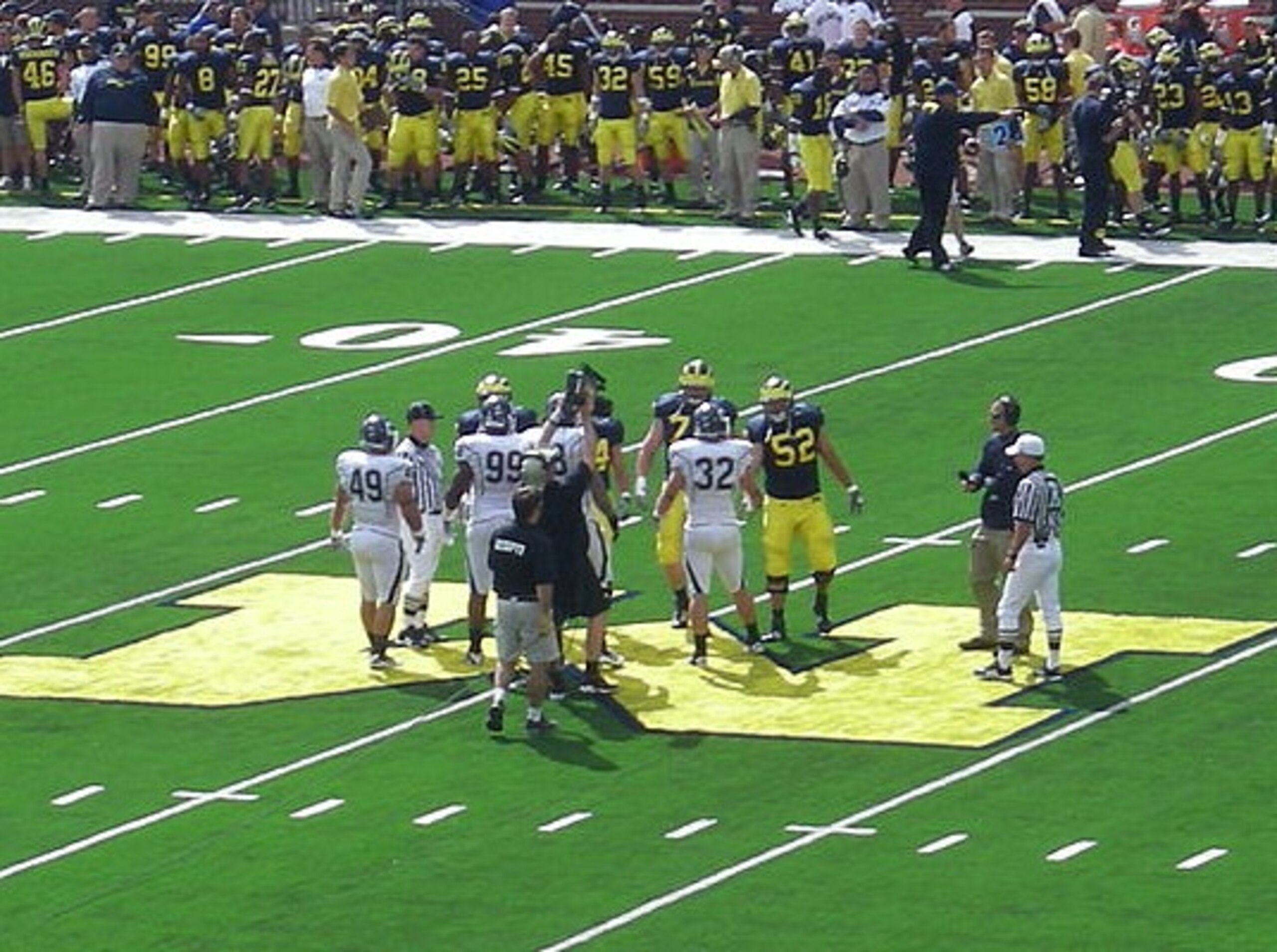 The Coin Toss (Photo: TFCforever)