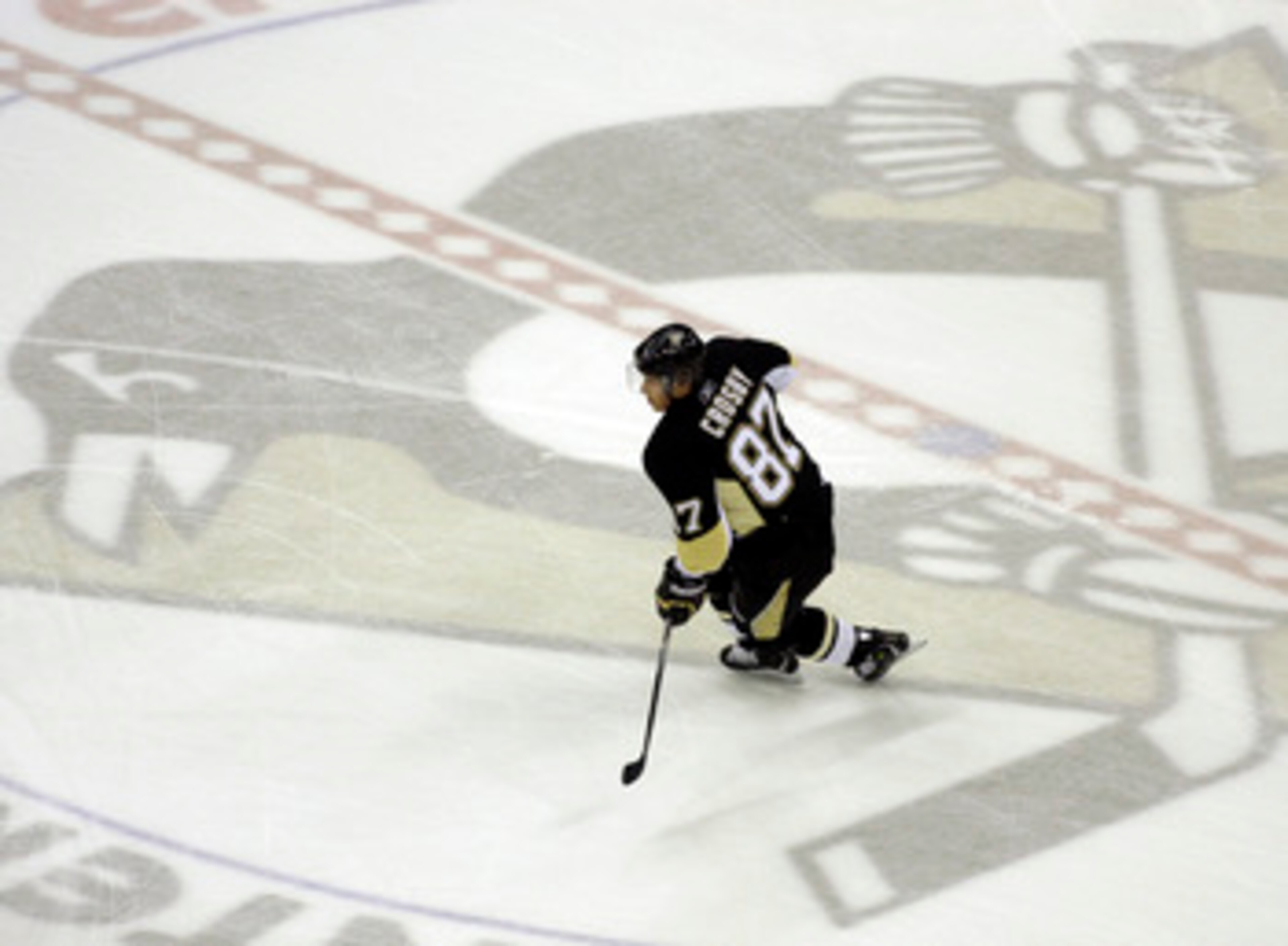 PITTSBURGH, PA - JANUARY 05: Sidney Crosby #87 of the Pittsburgh Penguins skates during warmups prior to taking on the Tampa Bay Lightning on January 5, 2011 at Consol Energy Center in Pittsburgh, Pennsylvania. (Photo by Justin K. Aller/Getty Images) PITTSBURGH, PA - JANUARY 05: Sidney Crosby #87 of the Pittsburgh Penguins skates during warmups prior to taking on the Tampa Bay Lightning on January 5, 2011 at Consol Energy Center in Pittsburgh, Pennsylvania. (Photo by Justin K. Aller/Getty Images)