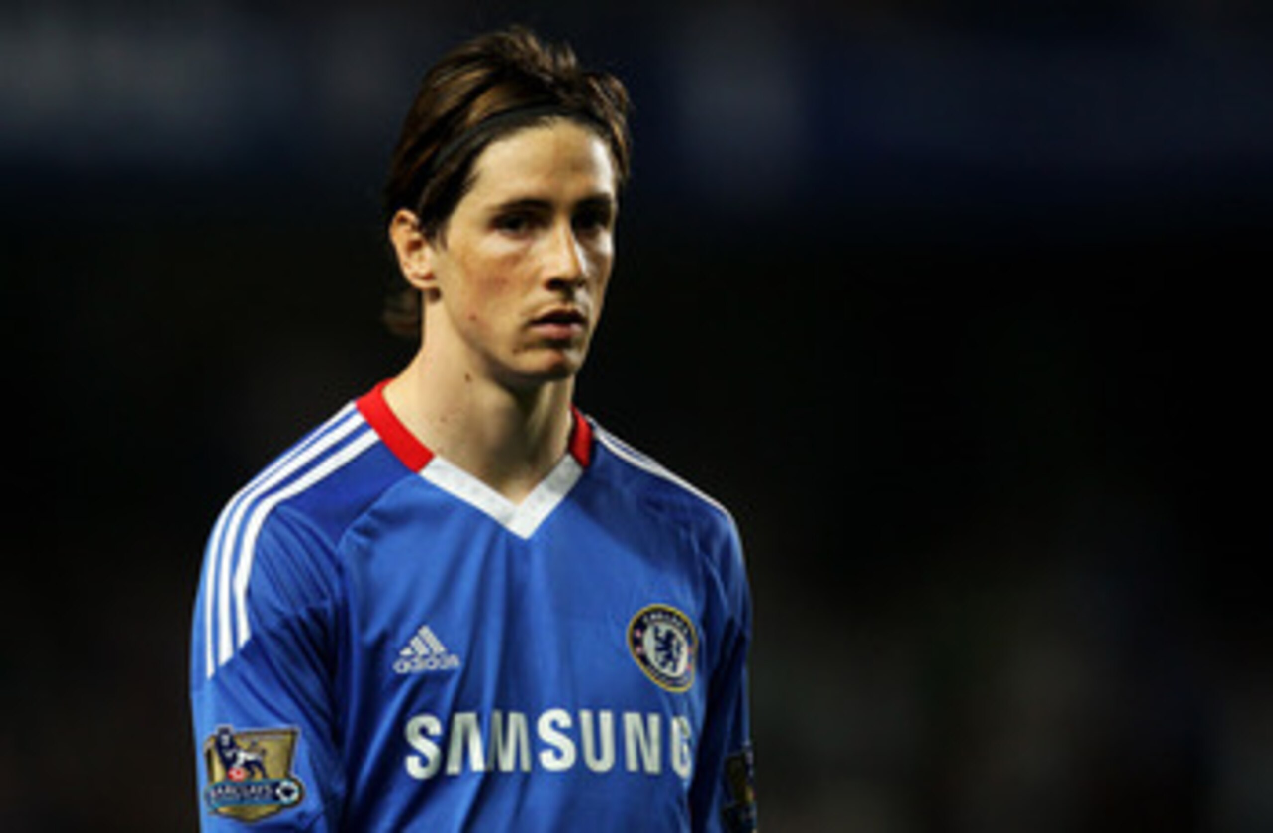 LONDON, ENGLAND - APRIL 20:  Fernando Torres of Chelsea looks on during the Barclays Premier League match between Chelsea and Birmingham City at Stamford Bridge on April 20, 2011 in London, England.  (Photo by Julian Finney/Getty Images)