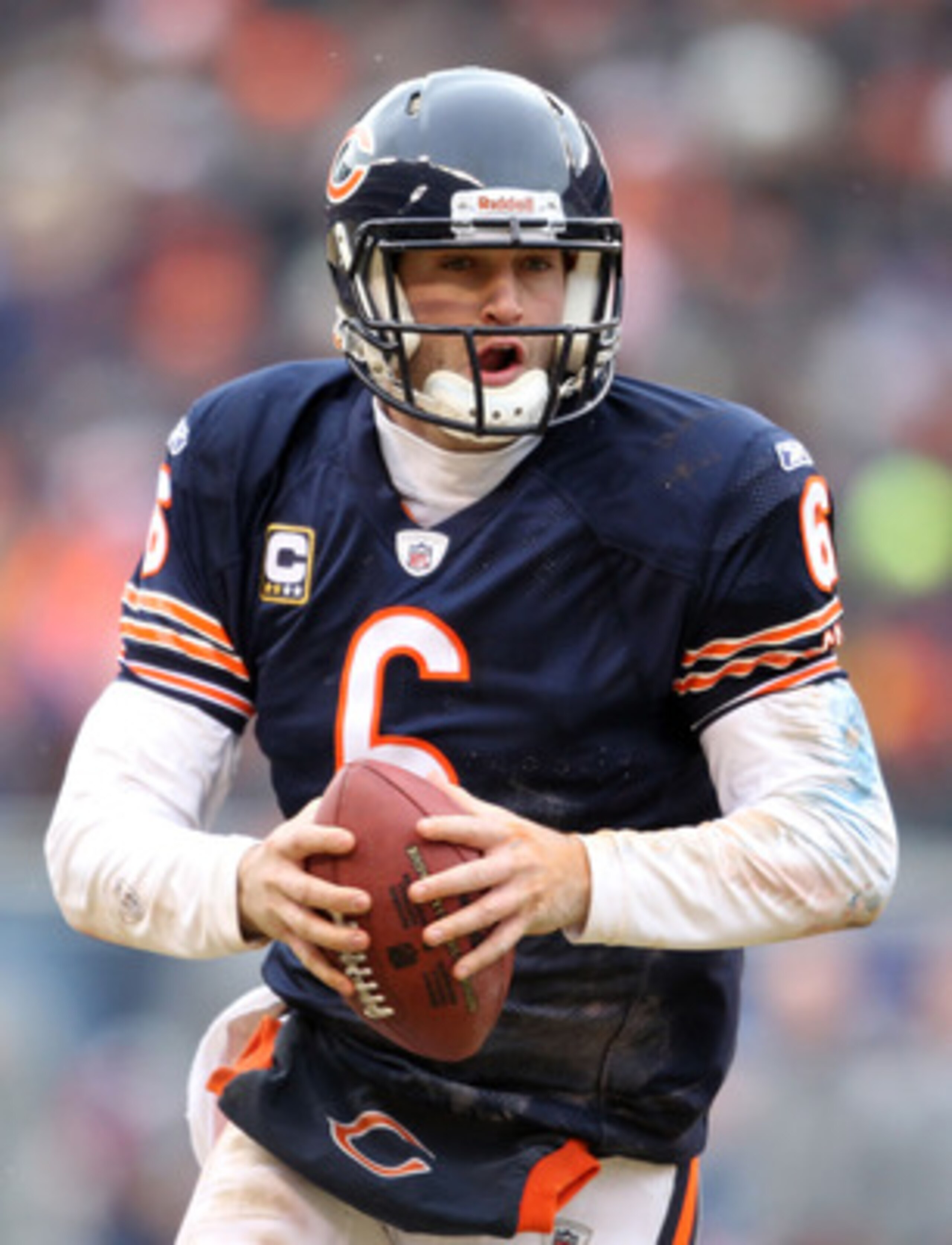 CHICAGO, IL - JANUARY 16:  Quarterback Jay Cutler #6 of the Chicago Bears looks to throw the ball against the Seattle Seahawks in the 2011 NFC divisional playoff game at Soldier Field on January 16, 2011 in Chicago, Illinois.  (Photo by Andy Lyons/Getty I