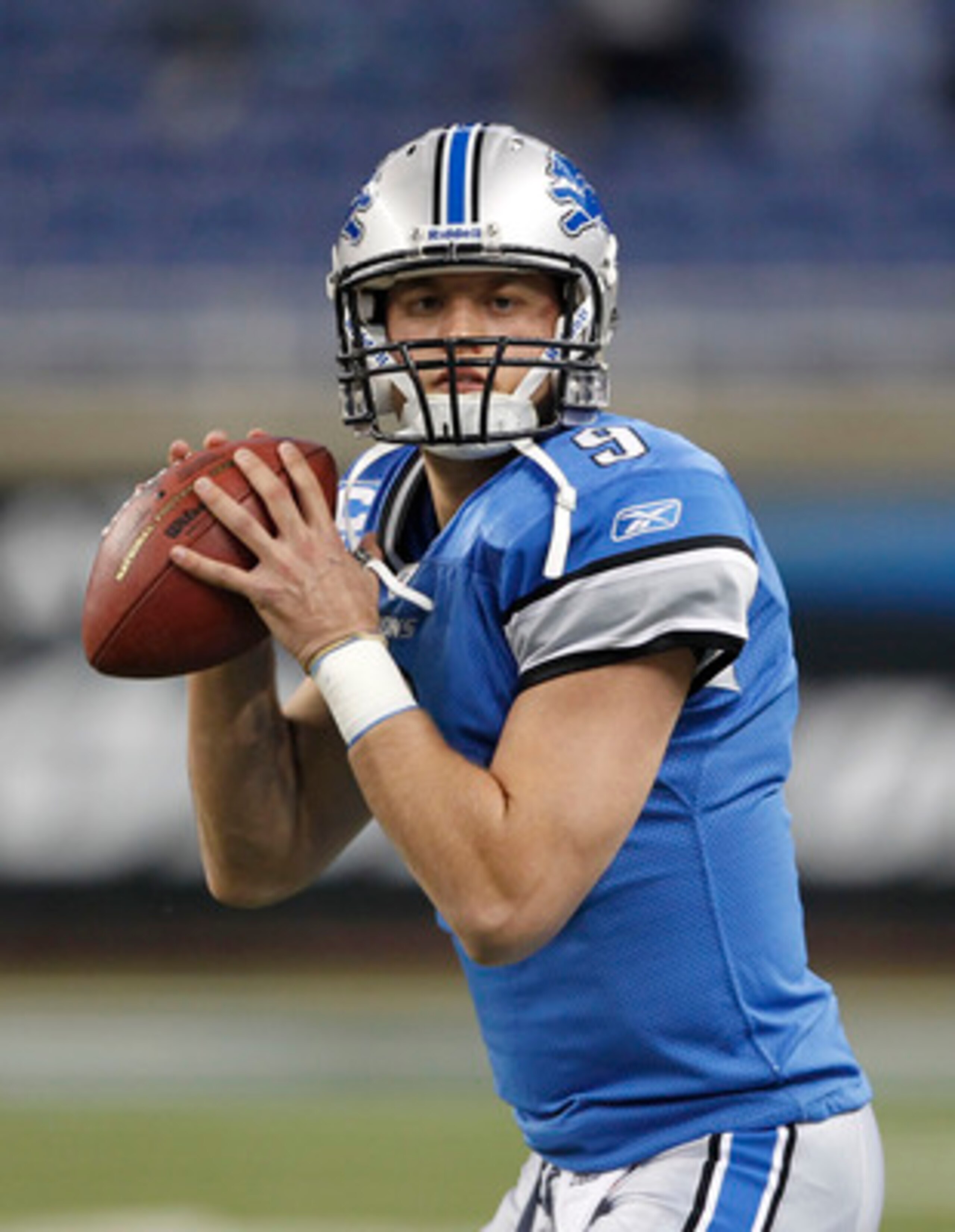 DETROIT - OCTOBER 31:  Matthew Stafford #9 of the Detroit Lions warms up prior to the start of the game against the Washington Redskins at Ford Field on October 31, 2010 in Detroit, Michigan.  (Photo by Leon Halip/Getty Images)