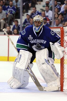 VANCOUVER, BC - JUNE 04:  Roberto Luongo #1 of the Vancouver Canucks tends goal against the Boston Bruins during Game Two of the 2011 NHL Stanley Cup Final at Rogers Arena on June 4, 2011 in Vancouver, British Columbia, Canada.  (Photo by Harry How/Getty