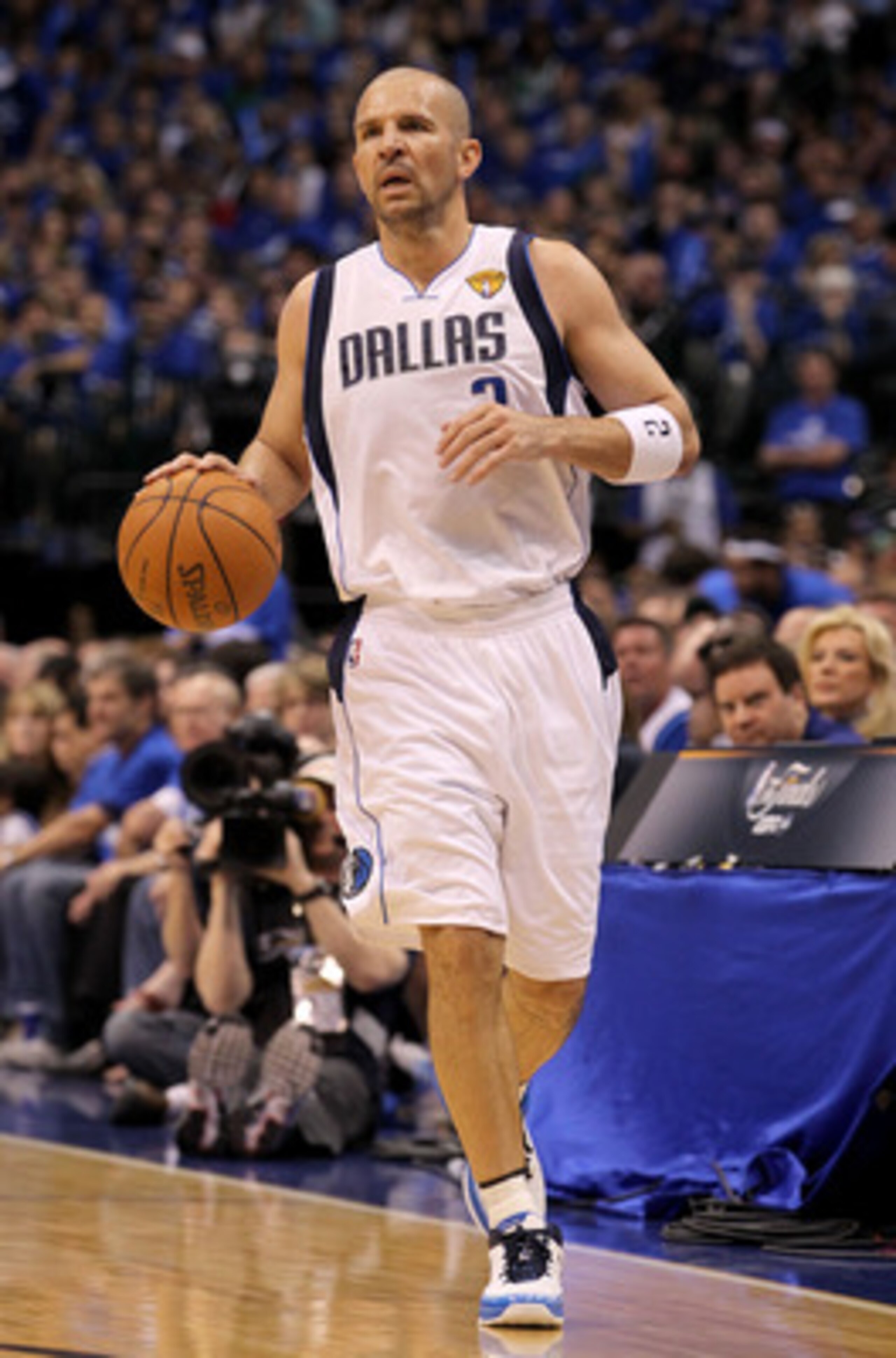 DALLAS, TX - JUNE 05:  Jason Kidd #2 of the Dallas Mavericks moves the ball while taking on the Miami Heat in Game Three of the 2011 NBA Finals at American Airlines Center on June 5, 2011 in Dallas, Texas.  NOTE TO USER: User expressly acknowledges and ag