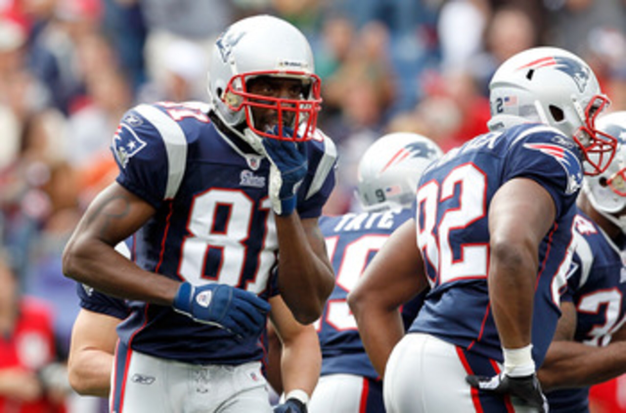 FOXBORO, MA - SEPTEMBER 26:  Randy Moss #81 of the New England Patriots runs to the line against the Buffalo Bills at Gillette Stadium on September 26, 2010 in Foxboro, Massachusetts. (Photo by Jim Rogash/Getty Images)