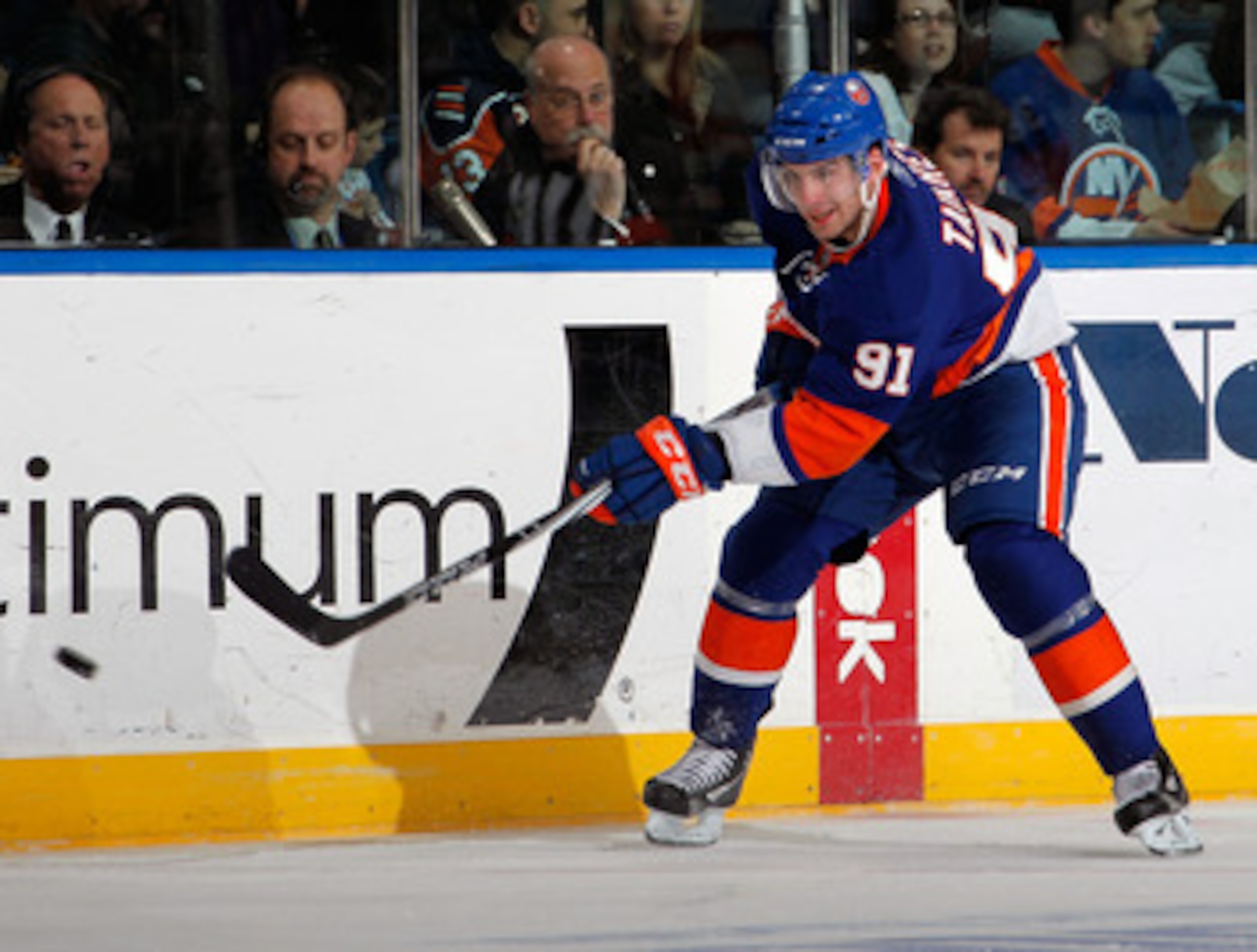 UNIONDALE, NY - MARCH 24:  John Tavares #91 of the New York Islanders skates during an NHL hockey game against the Atlanta Thrashers at the Nassau Coliseum on March 24, 2011 in Uniondale, New York.  (Photo by Paul Bereswill/Getty Images)
