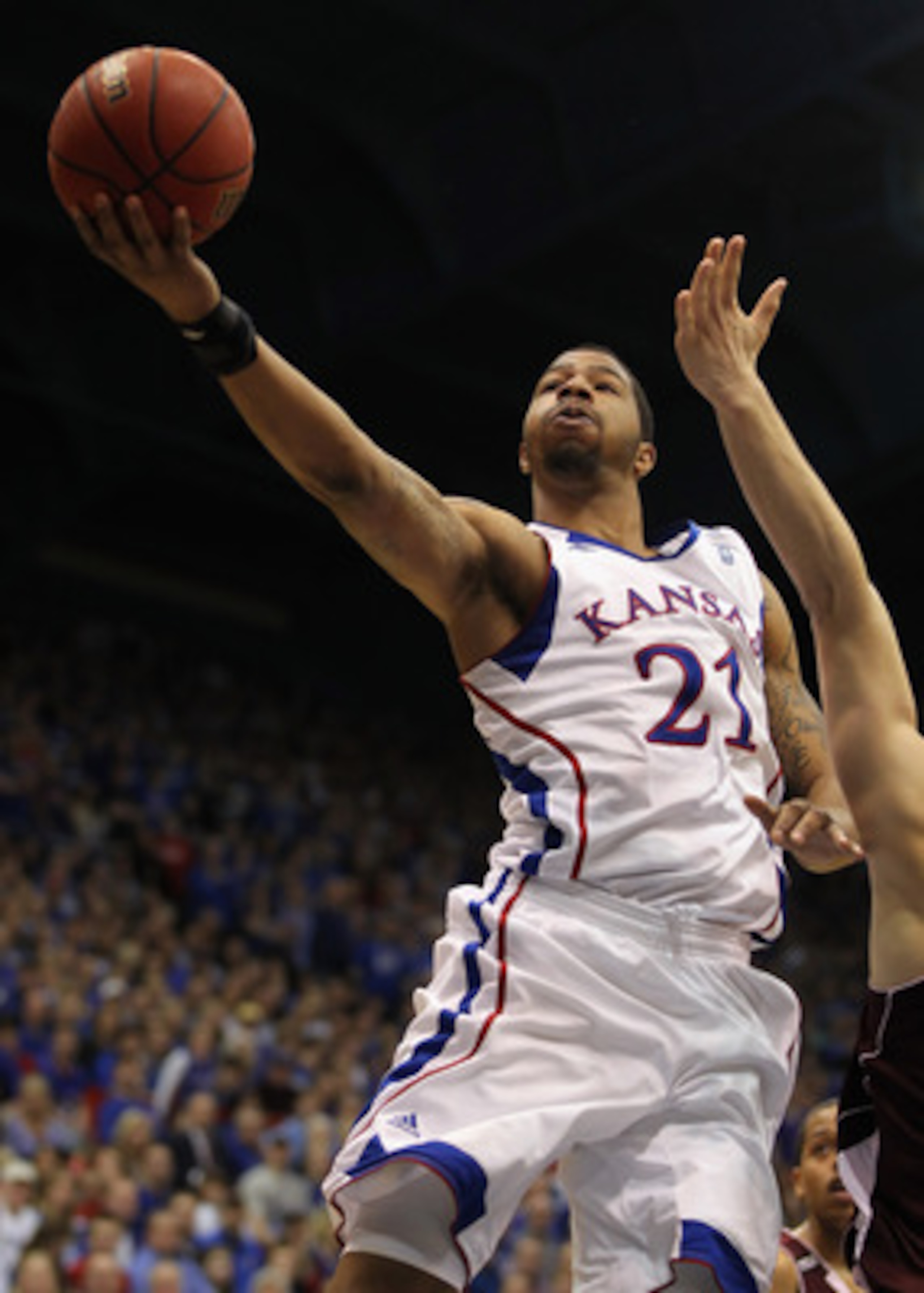 LAWRENCE, KS - MARCH 02:  Markieff Morris #21 of the Kansas Jayhawks shoots during the game against the Texas A&M Aggies on March 2, 2011 at Allen Fieldhouse in Lawrence, Kansas.  (Photo by Jamie Squire/Getty Images)
