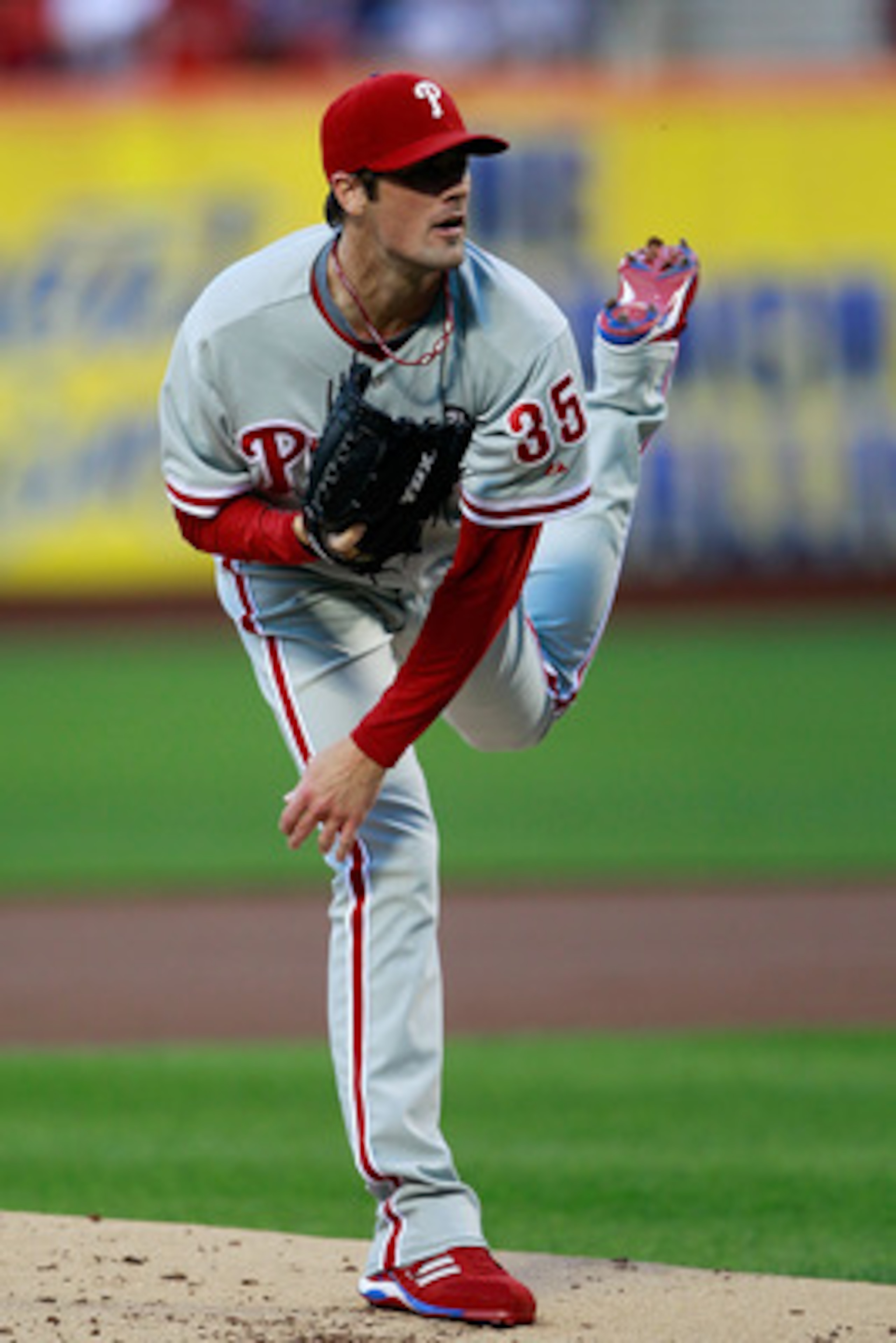 NEW YORK, NY - MAY 28: Cole Hamels #35 of the Philadelphia Phillies pitches against the New York Mets at Citi Field on May 28, 2011 in the Flushing neighborhood of the Queens borough of New York City. (Photo by Chris Trotman/Getty Images)