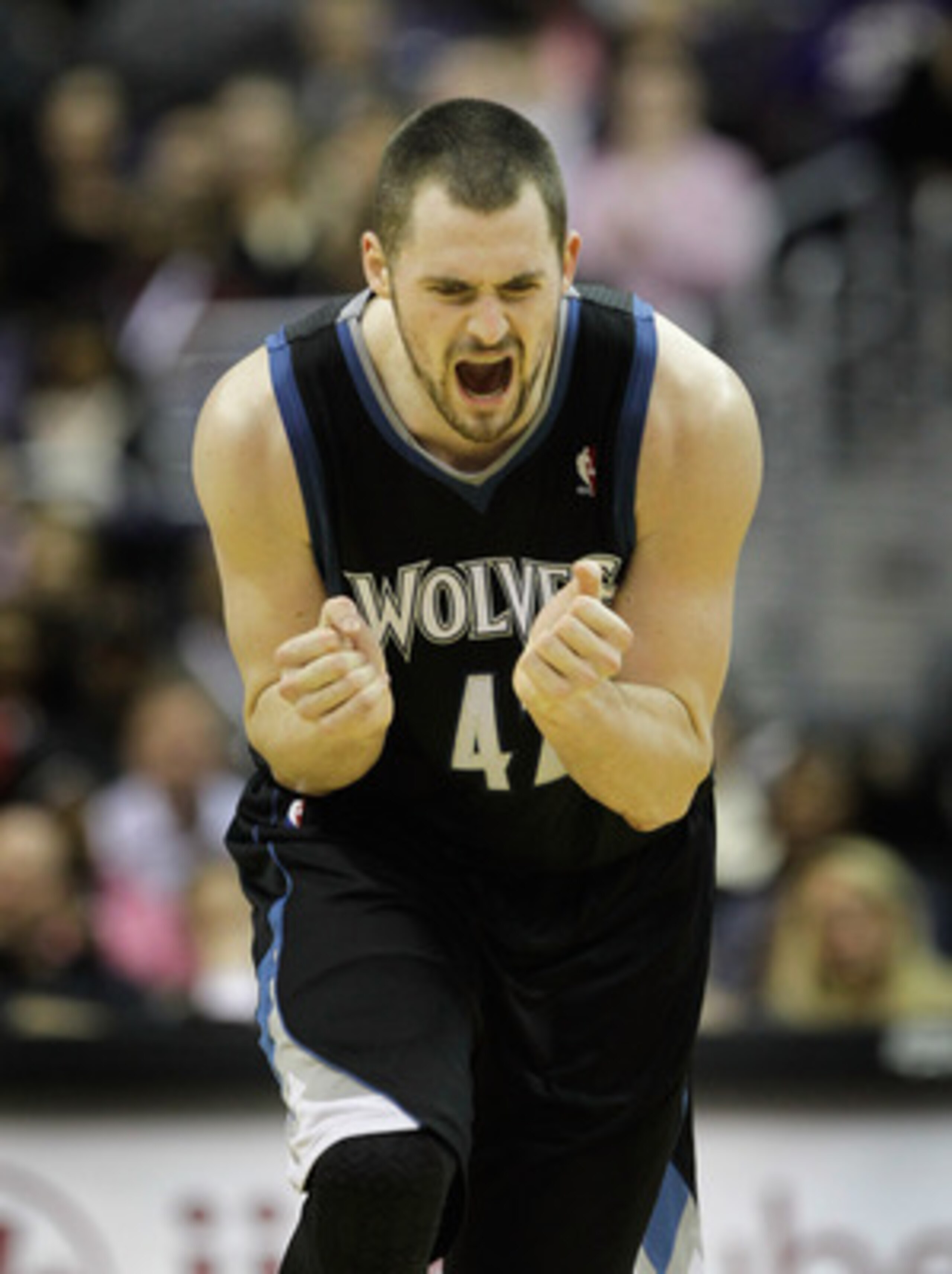 WASHINGTON, DC - MARCH 05: Kevin Love #42 of the Minnesota Timberwolves reacts after missing a shot against the Washington Wizards at the Verizon Center on March 5, 2011 in Washington, DC. NOTE TO USER: User expressly acknowledges and agrees that, by dow WASHINGTON, DC - MARCH 05: Kevin Love #42 of the Minnesota Timberwolves reacts after missing a shot against the Washington Wizards at the Verizon Center on March 5, 2011 in Washington, DC. NOTE TO USER: User expressly acknowledges and agrees that, by dow