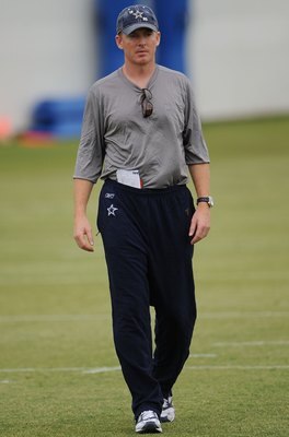IRVING, TX - MAY 01:  Offensive coordinator Jason Garrett of the Dallas Cowboys during rookie mini camp on May 1, 2009 in Irving, Texas.  (Photo by Ronald Martinez/Getty Images)