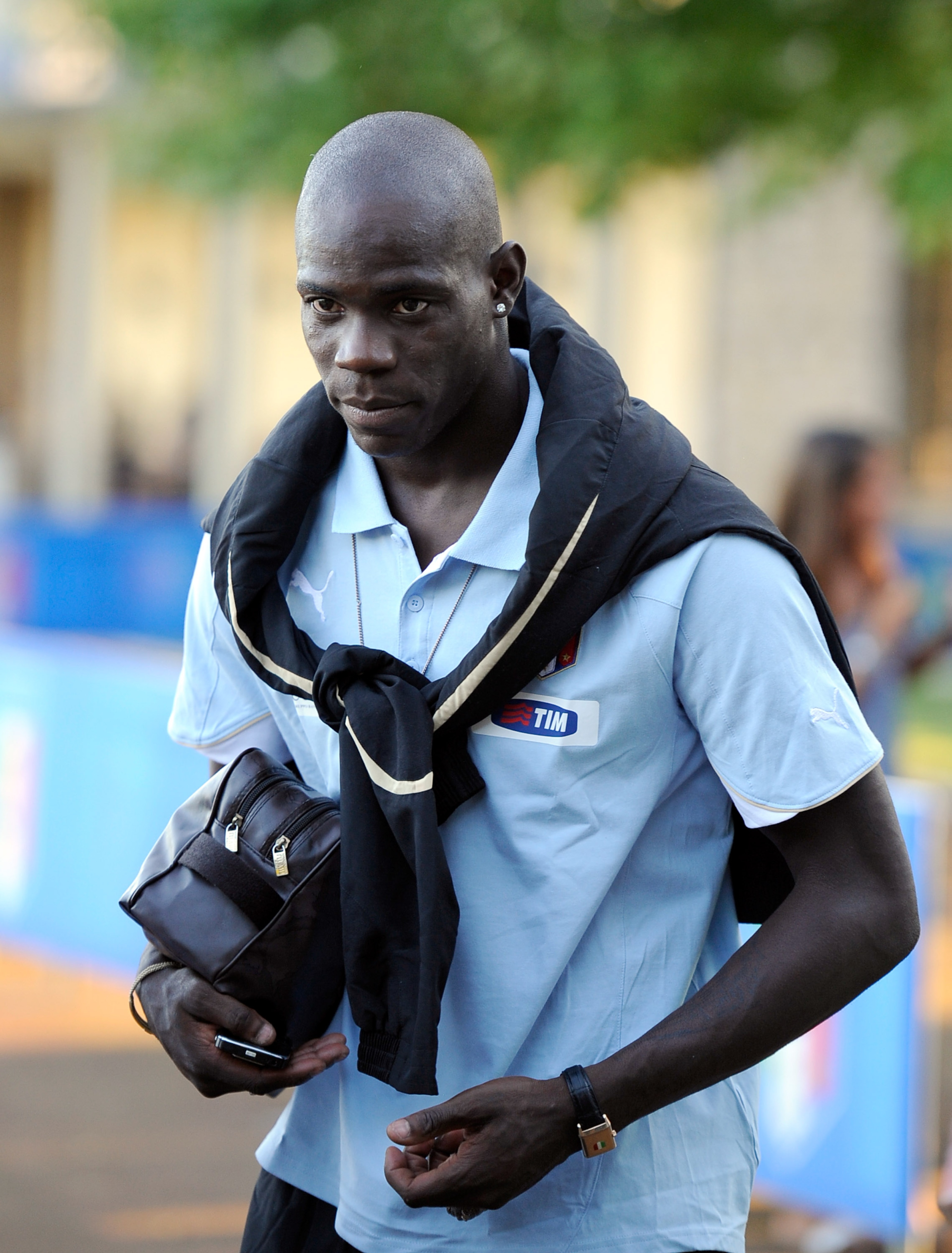 FLORENCE, ITALY - AUGUST 08: Mario Balotelli of Italy during the training session at Coverciano on August 8, 2010 in Florence, Italy. (Photo by Claudio Villa/Getty Images) FLORENCE, ITALY - AUGUST 08: Mario Balotelli of Italy during the training session at Coverciano on August 8, 2010 in Florence, Italy. (Photo by Claudio Villa/Getty Images)