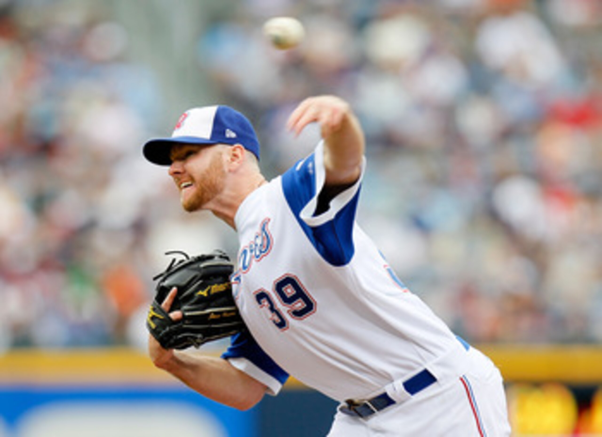 ATLANTA, GA - MAY 15:  Jonny Venters #39 of the Atlanta Braves against the Philadelphia Phillies at Turner Field on May 15, 2011 in Atlanta, Georgia.  (Photo by Kevin C. Cox/Getty Images)