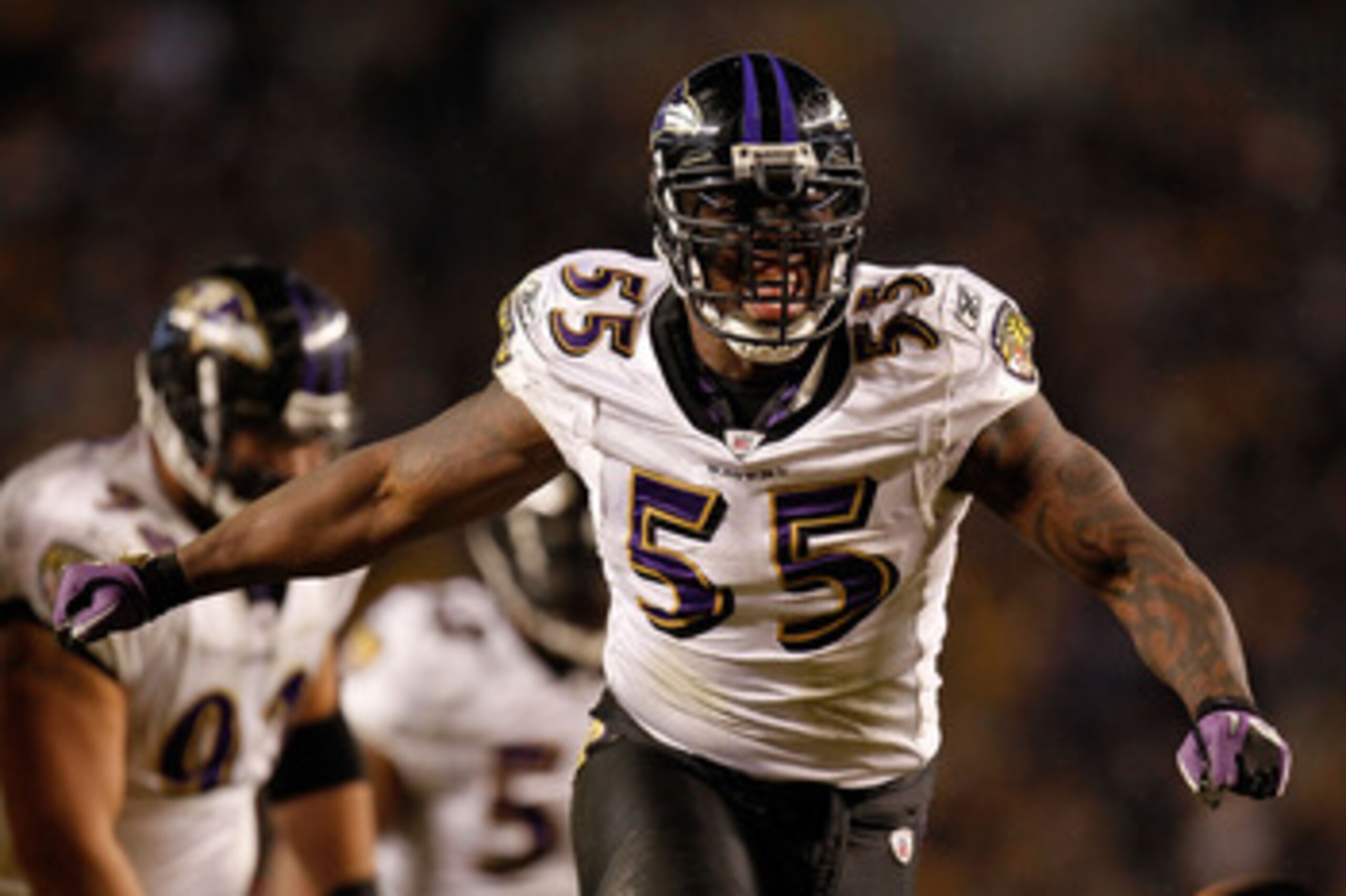 PITTSBURGH, PA - JANUARY 15:  Linebacker Terrell Suggs #55 of the Baltimore Ravens reacts after a play against the Pittsburgh Steelers during the AFC Divisional Playoff Game at Heinz Field on January 15, 2011 in Pittsburgh, Pennsylvania.  (Photo by Gregor