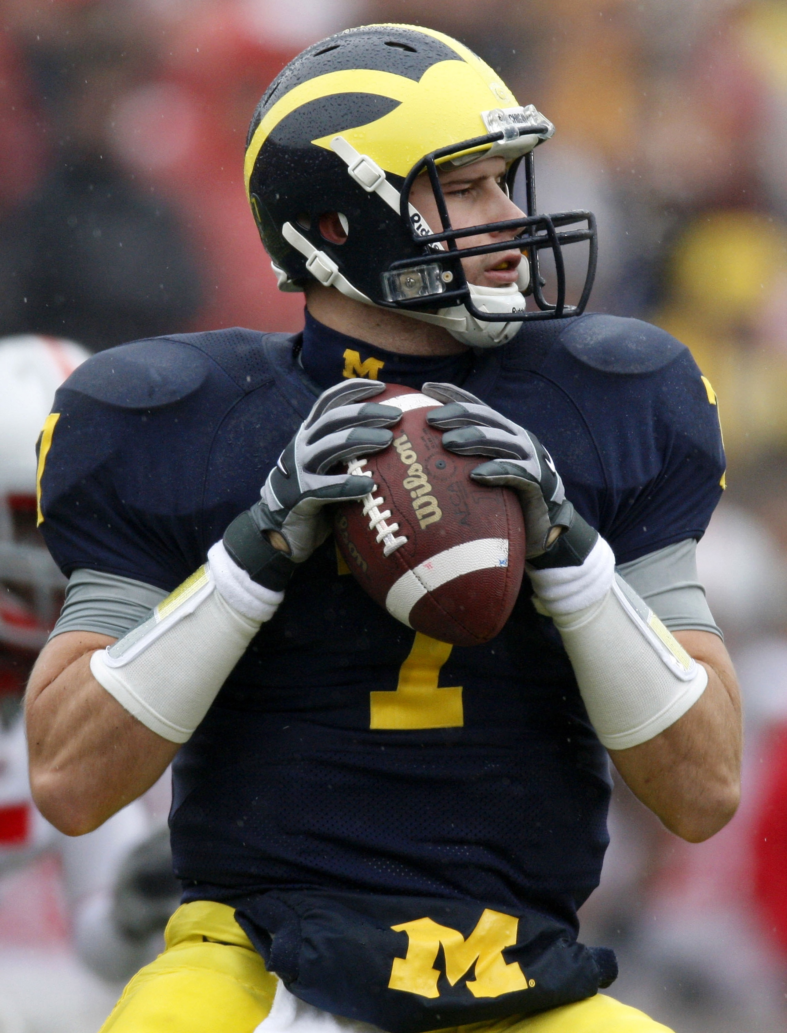 ANN ARBOR, MI - NOVEMBER 17: Chad Henne #7 of the Michigan Wolverines drops back for a pass during a game against the Ohio State Buckeyes on November 17, 2007 at Michigan Stadium in Ann Arbor, Michigan. Ohio State won the game 14-3. (Photo by Gregory Sha ANN ARBOR, MI - NOVEMBER 17: Chad Henne #7 of the Michigan Wolverines drops back for a pass during a game against the Ohio State Buckeyes on November 17, 2007 at Michigan Stadium in Ann Arbor, Michigan. Ohio State won the game 14-3. (Photo by Gregory Sha