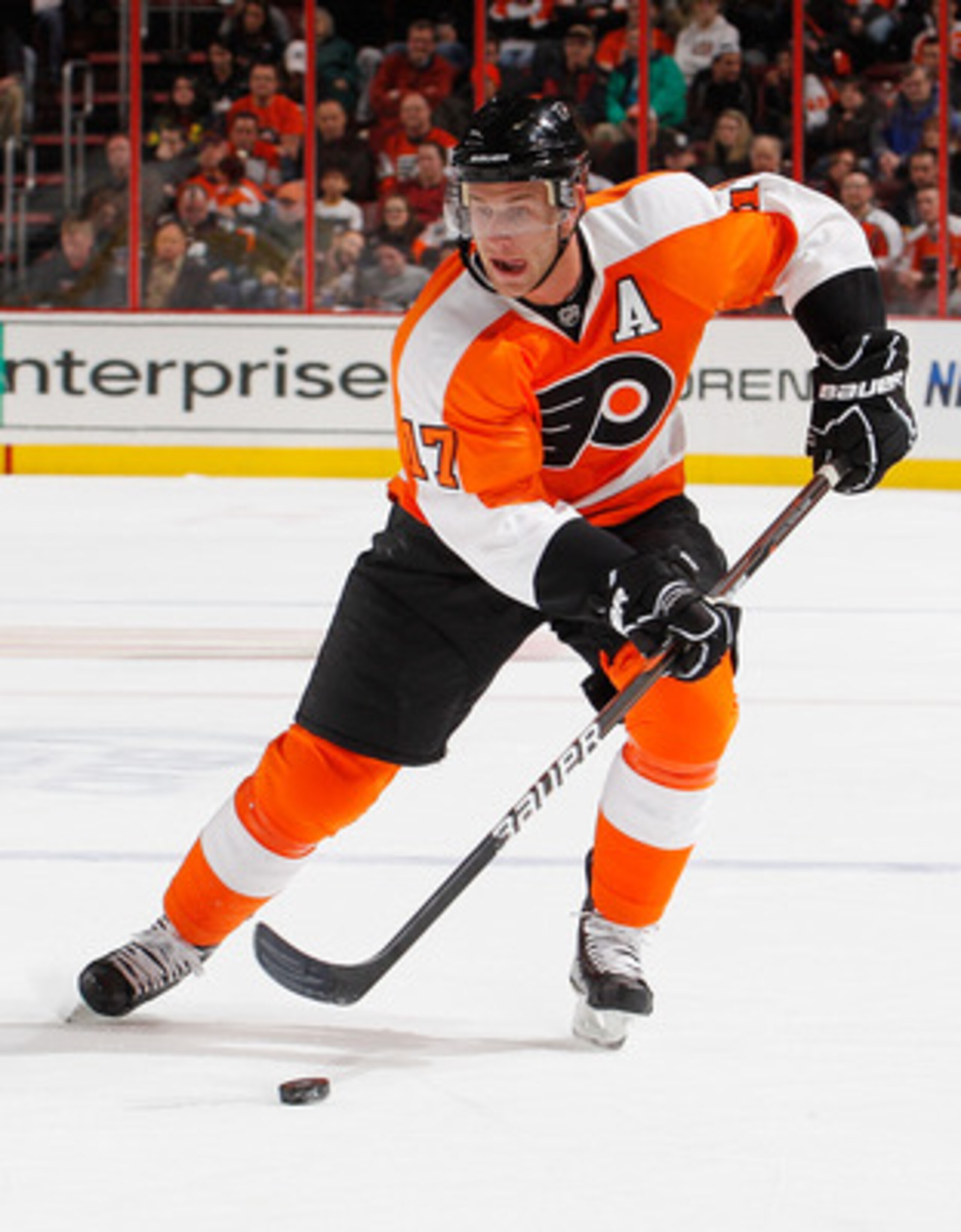 PHILADELPHIA, PA - FEBRUARY 03: Jeff Carter #17 of the Philadelphia Flyers skates during an NHL hockey game against the Nashville Predators at the Wells Fargo Center on February 3, 2011 in Philadelphia, Pennsylvania. (Photo by Paul Bereswill/Getty Image PHILADELPHIA, PA - FEBRUARY 03: Jeff Carter #17 of the Philadelphia Flyers skates during an NHL hockey game against the Nashville Predators at the Wells Fargo Center on February 3, 2011 in Philadelphia, Pennsylvania. (Photo by Paul Bereswill/Getty Image