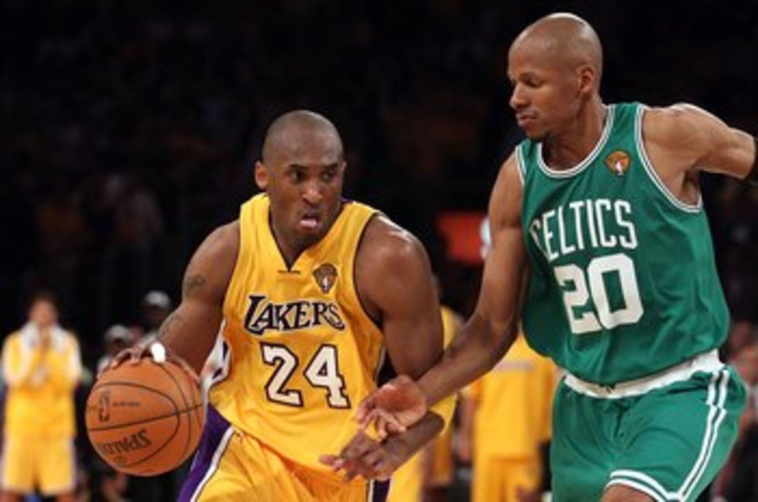 LOS ANGELES, CA - JUNE 17:  Kobe Bryant #24 of the Los Angeles Lakers moves the ball in Game Seven of the 2010 NBA Finals against the Boston Celtics at Staples Center on June 17, 2010 in Los Angeles, California.  NOTE TO USER: User expressly acknowledges