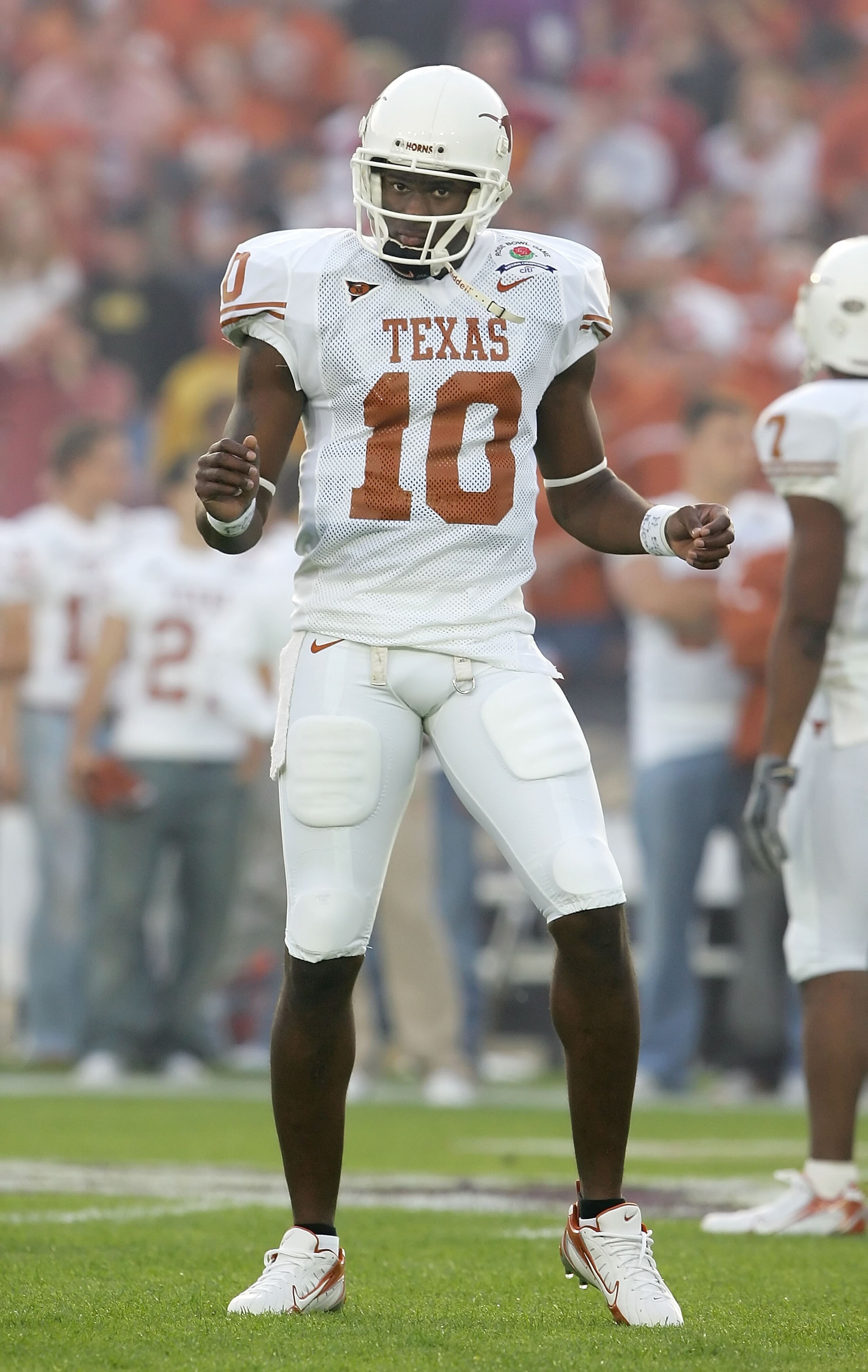 PASADENA, CA - JANUARY 04: Quarterback Vince Young #10 of the Texas Longhorns dances during warmups before the start of the BCS National Championship Rose Bowl Game against the USC Trojans at the Rose Bowl on January 4, 2006 in Pasadena, California. Tex PASADENA, CA - JANUARY 04: Quarterback Vince Young #10 of the Texas Longhorns dances during warmups before the start of the BCS National Championship Rose Bowl Game against the USC Trojans at the Rose Bowl on January 4, 2006 in Pasadena, California. Tex