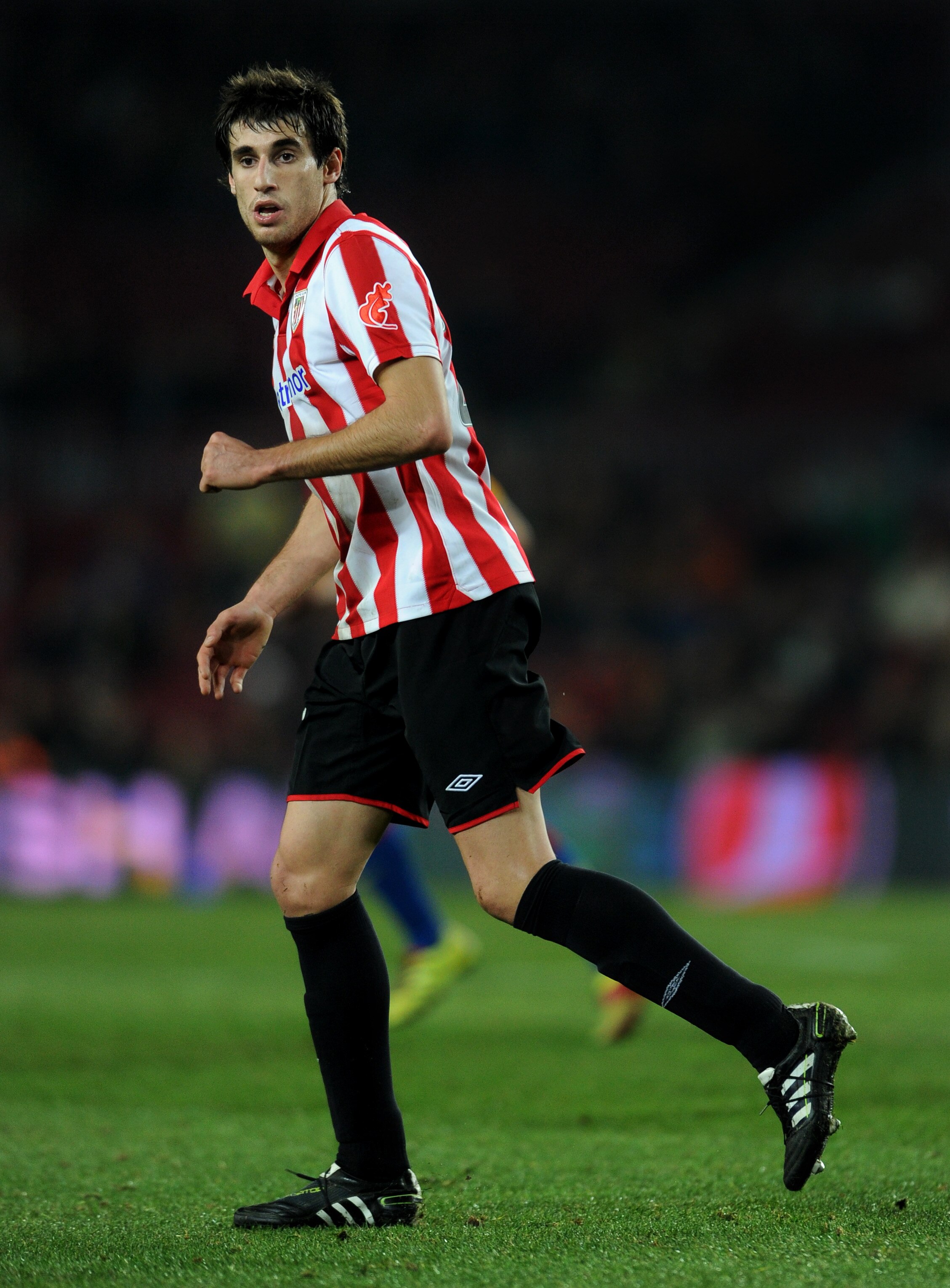 BARCELONA, SPAIN - DECEMBER 21:  Javi Martinez of Athletic Bilbao looks on during the round of last 16 Copa del Rey match between FC Barcelona and Athletic Bilbao at the Camp Nou stadium on December 21, 2010 in Barcelona, Spain.  (Photo by Jasper Juinen/G