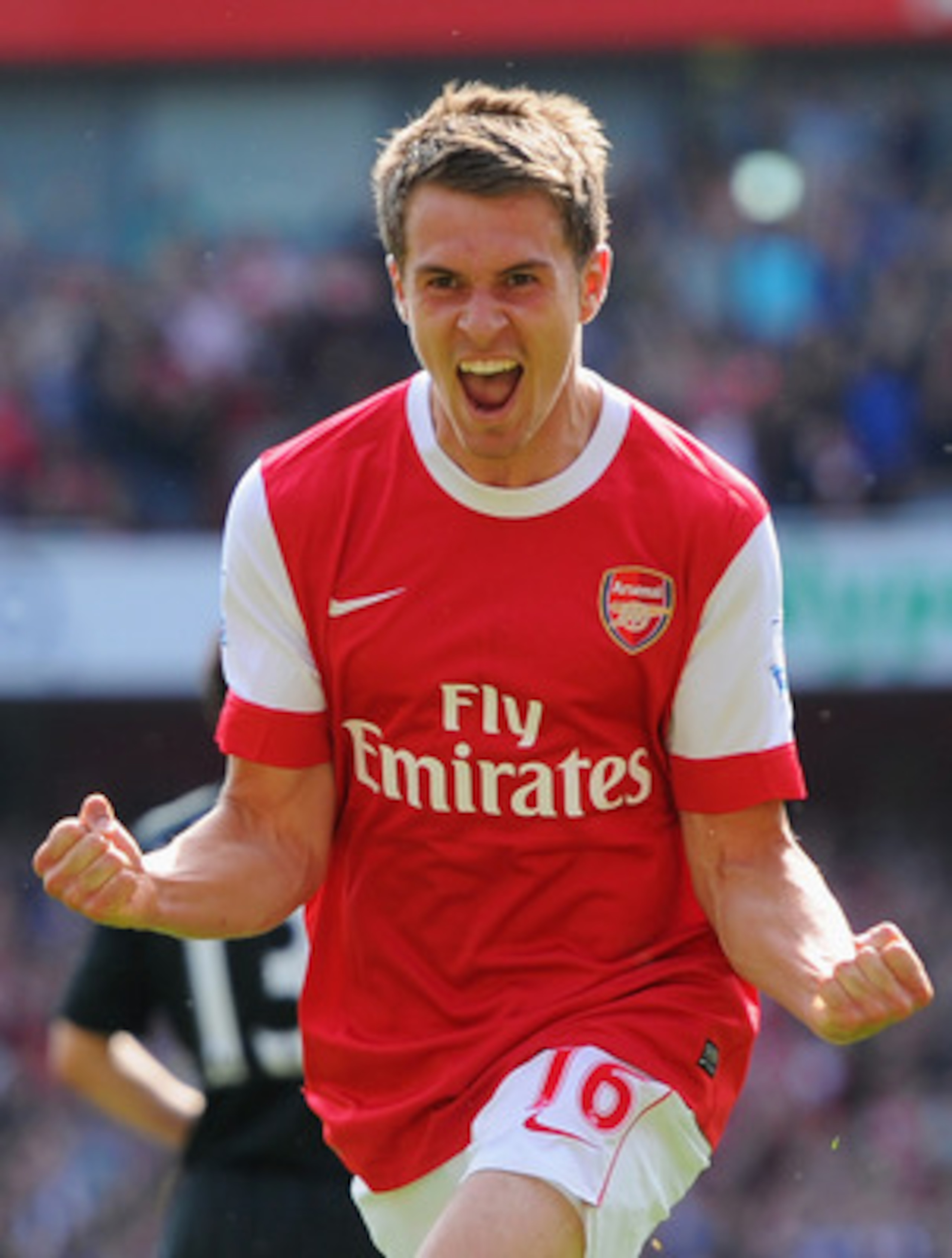 LONDON, ENGLAND - MAY 01:  Aaron Ramsey of Arsenal celebrates as he scores their first goal during the Barclays Premier League match between Arsenal and Manchester United at the Emirates Stadium on May 1, 2011 in London, England.  (Photo by Mike Hewitt/Ge