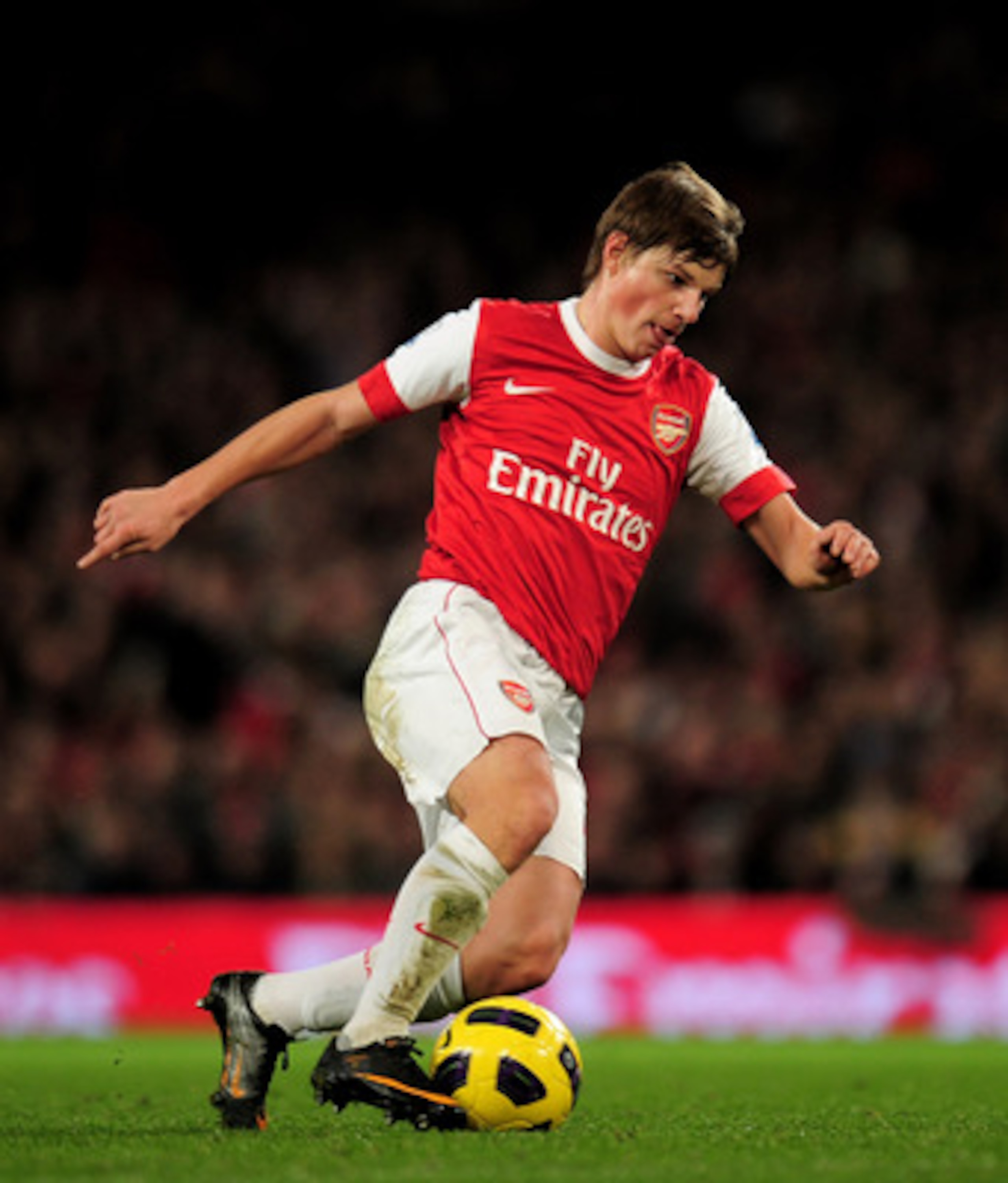LONDON, ENGLAND - FEBRUARY 23:  Andrey Arshavin of Arsenal in action during the Barclays Premier League match between Arsenal and Stoke City at the Emirates Stadium on February 23, 2011 in London, England.  (Photo by Shaun Botterill/Getty Images)
