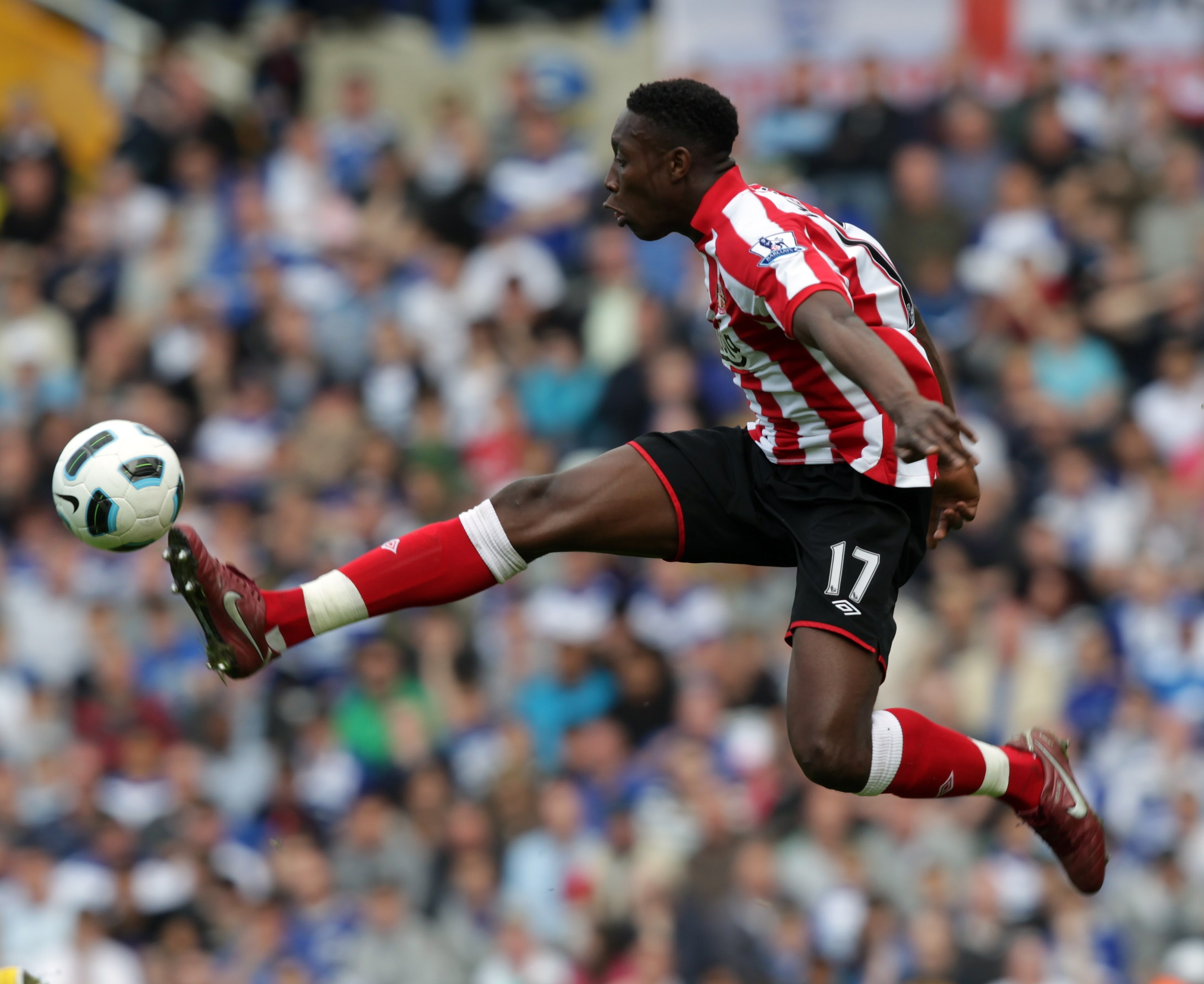 BIRMINGHAM, ENGLAND - APRIL 16:  Danny Welbeck of Sunderland during the Barclays Premier League match between Birmingham City and Sunderland at St Andrew's on April 16, 2011 in Birmingham, England.  (Photo by Ross Kinnaird/Getty Images)