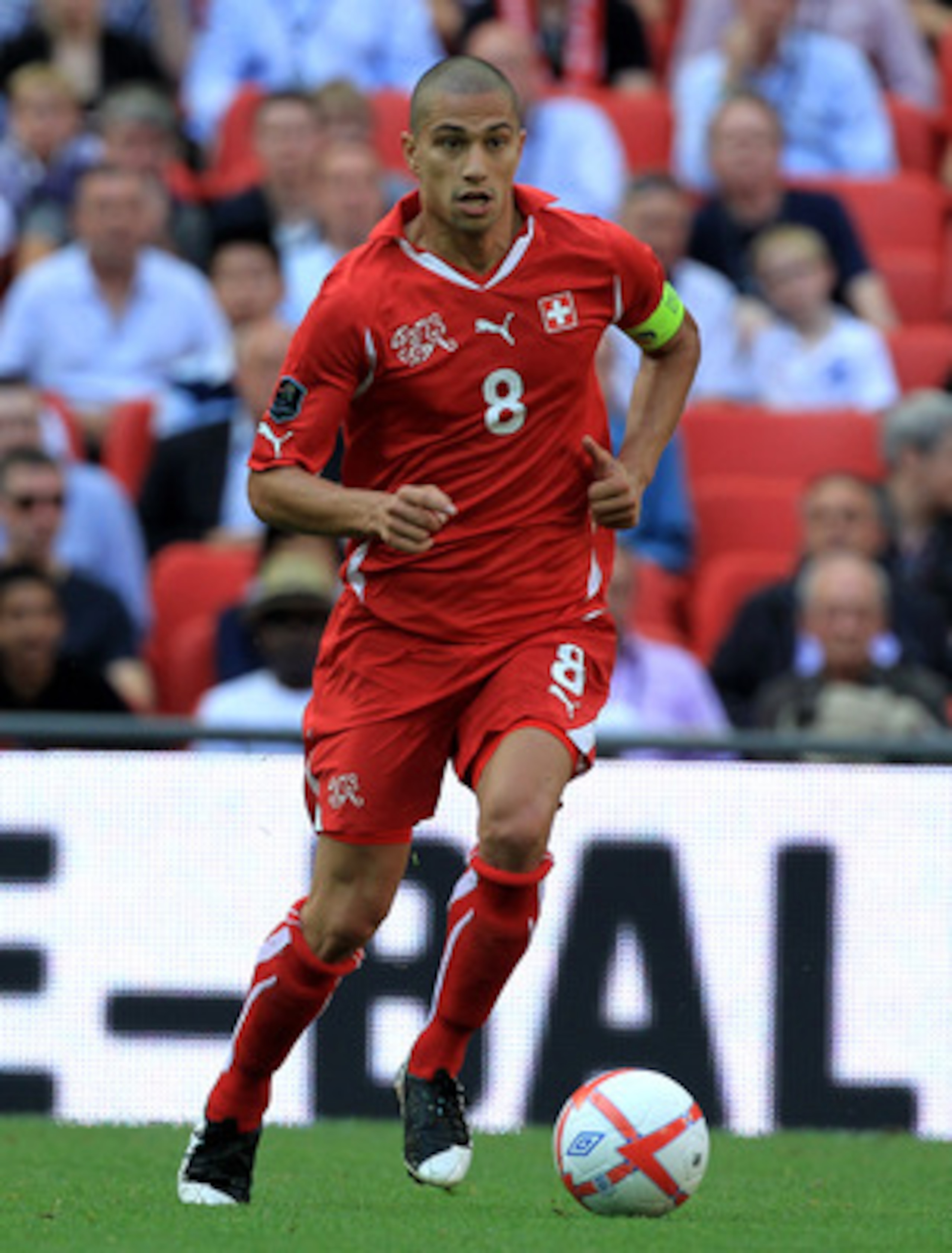 LONDON, ENGLAND - JUNE 04: Gokhan Inler of Switzerland in action during the UEFA EURO 2012 group G qualifying match between England and Switzerland at Wembley Stadium on June 4, 2011 in London, England. (Photo by David Cannon/Getty Images) LONDON, ENGLAND - JUNE 04: Gokhan Inler of Switzerland in action during the UEFA EURO 2012 group G qualifying match between England and Switzerland at Wembley Stadium on June 4, 2011 in London, England. (Photo by David Cannon/Getty Images)