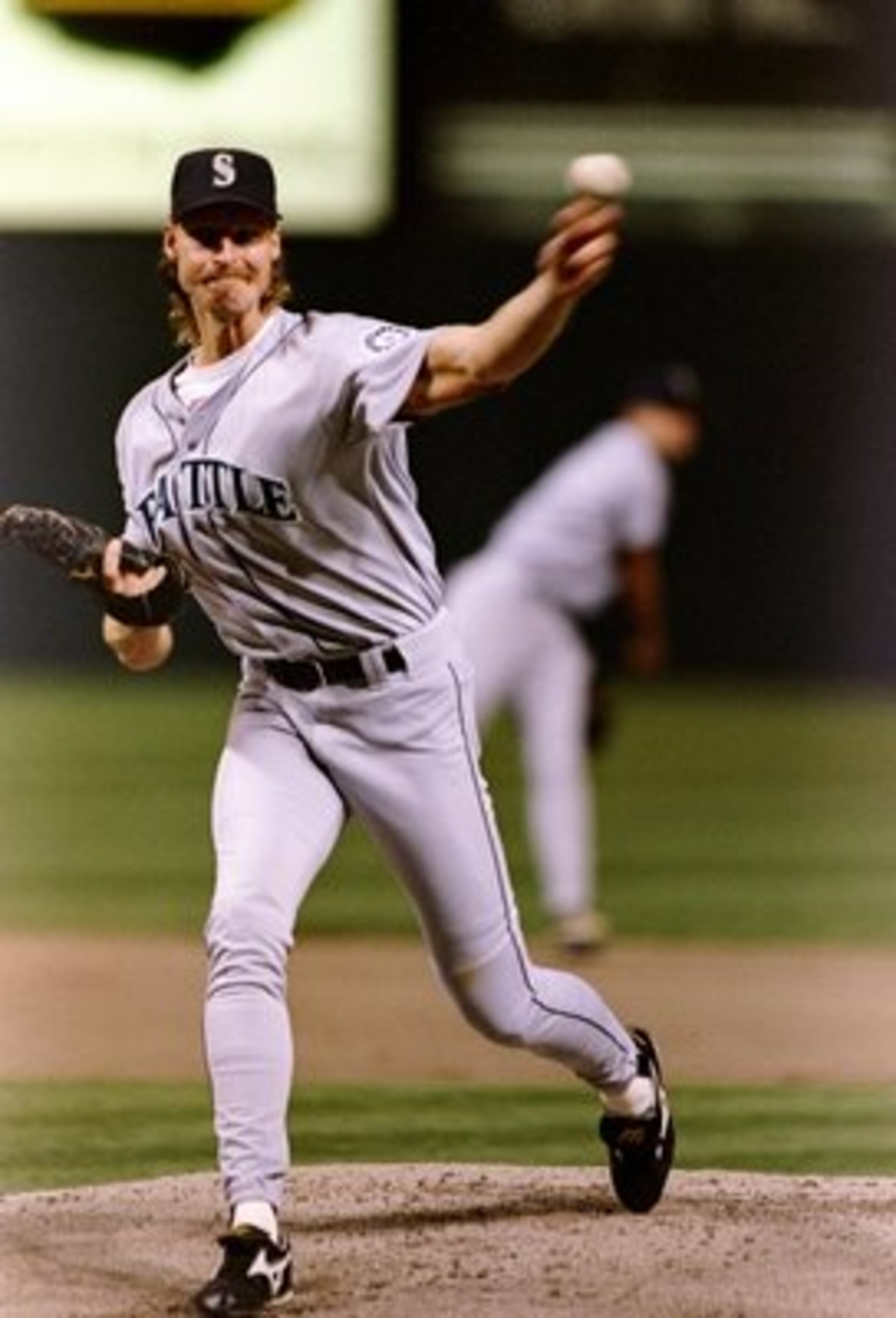13 Oct 1995:  Pitcher Randy Johnson of the Seattle Mariners throws the ball during a game against the Cleveland Indians at Jacobs Field in Cleveland, Ohio.  The Mariners won the game 5-2. Mandatory Credit: Jed Jacobsohn  /Allsport
