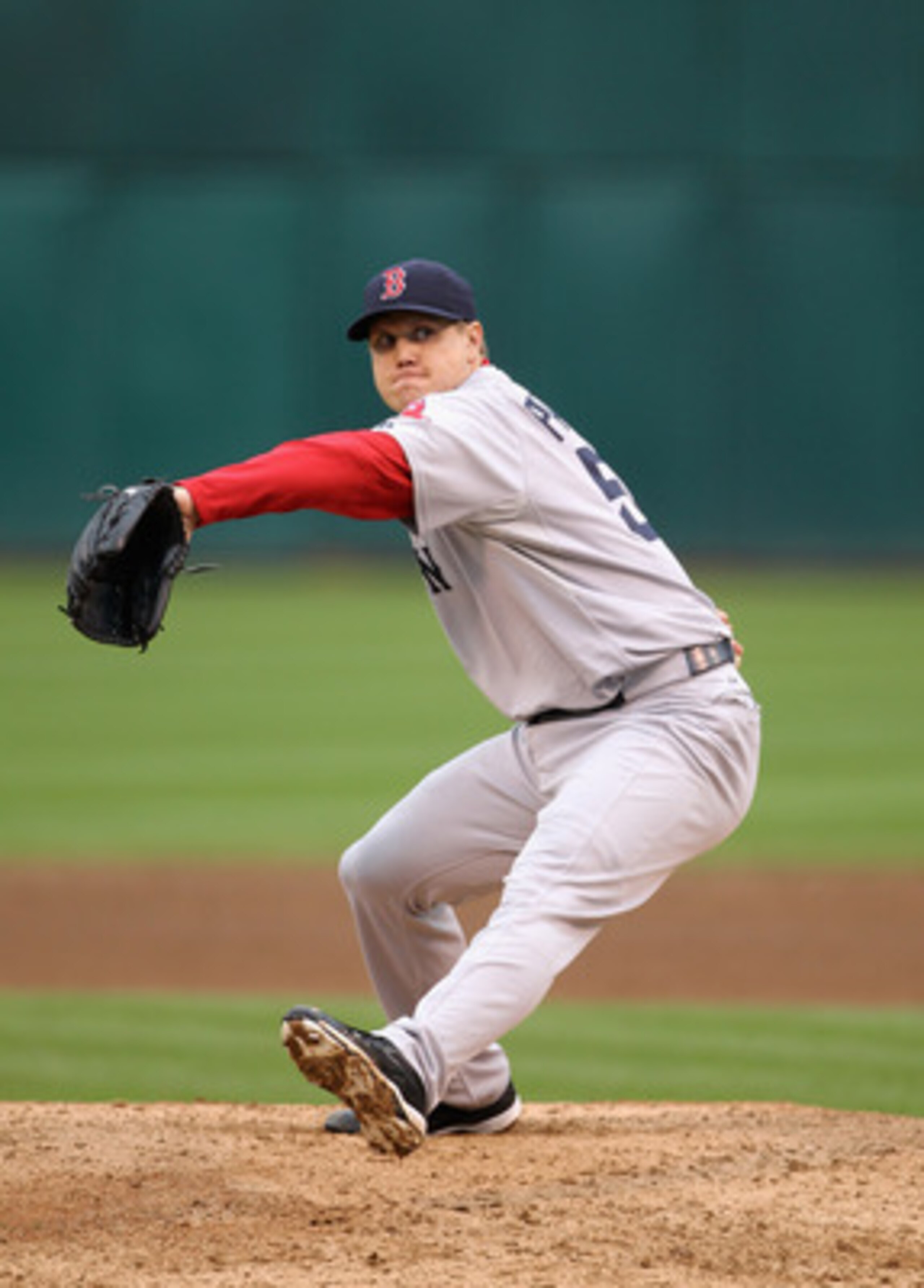 OAKLAND, CA - APRIL 20:  Jonathan Papelbon #58 of the Boston Red Sox in action against the Oakland Athletics at Oakland-Alameda County Coliseum on April 20, 2011 in Oakland, California.  (Photo by Ezra Shaw/Getty Images)